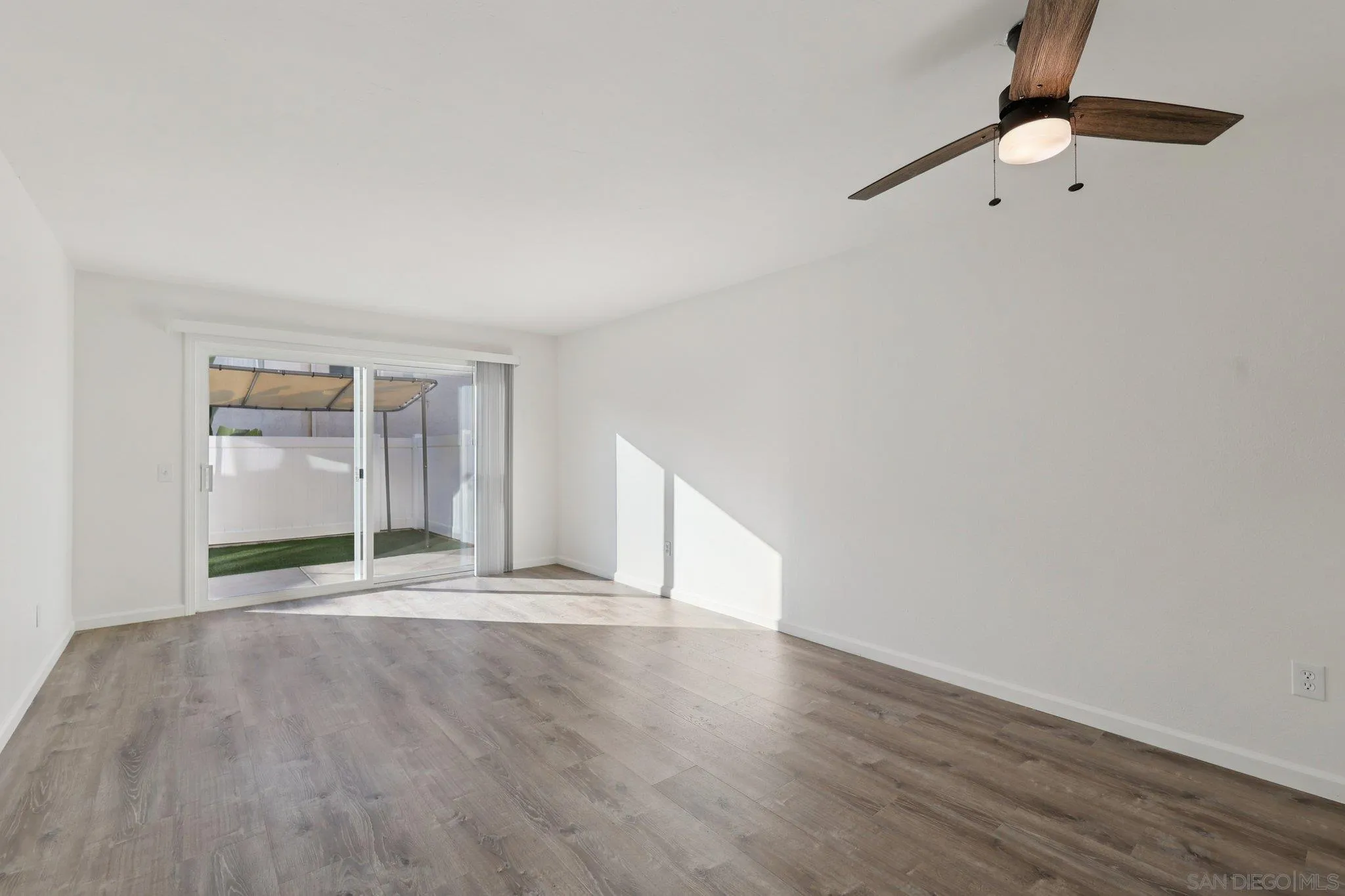 https://cdn.realtyfeed.com/cdn/127/250045204/630d68deeff4d3474092aad9af5a1211.webp