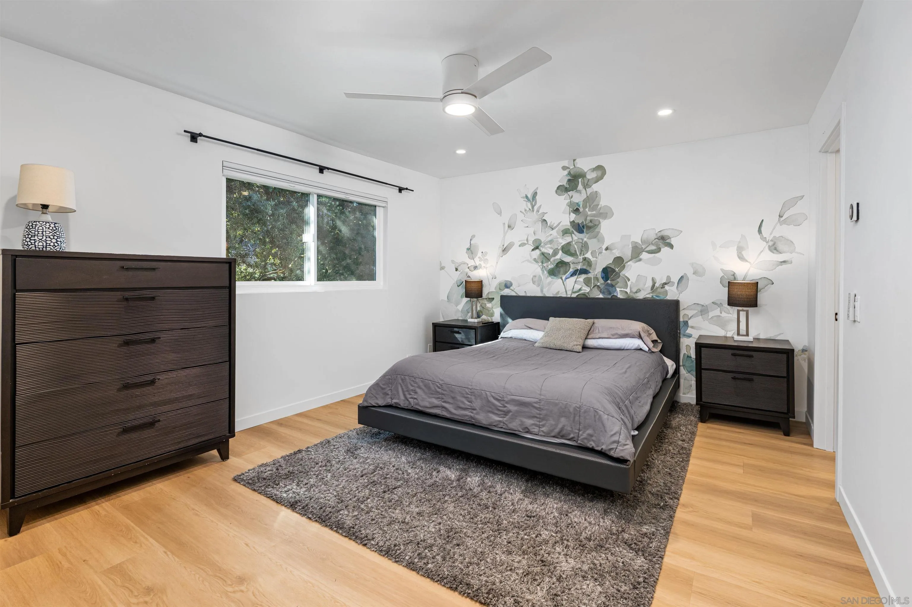 https://cdn.realtyfeed.com/cdn/127/250045208/1b4e7936647917267560b0a1220371fe.webp