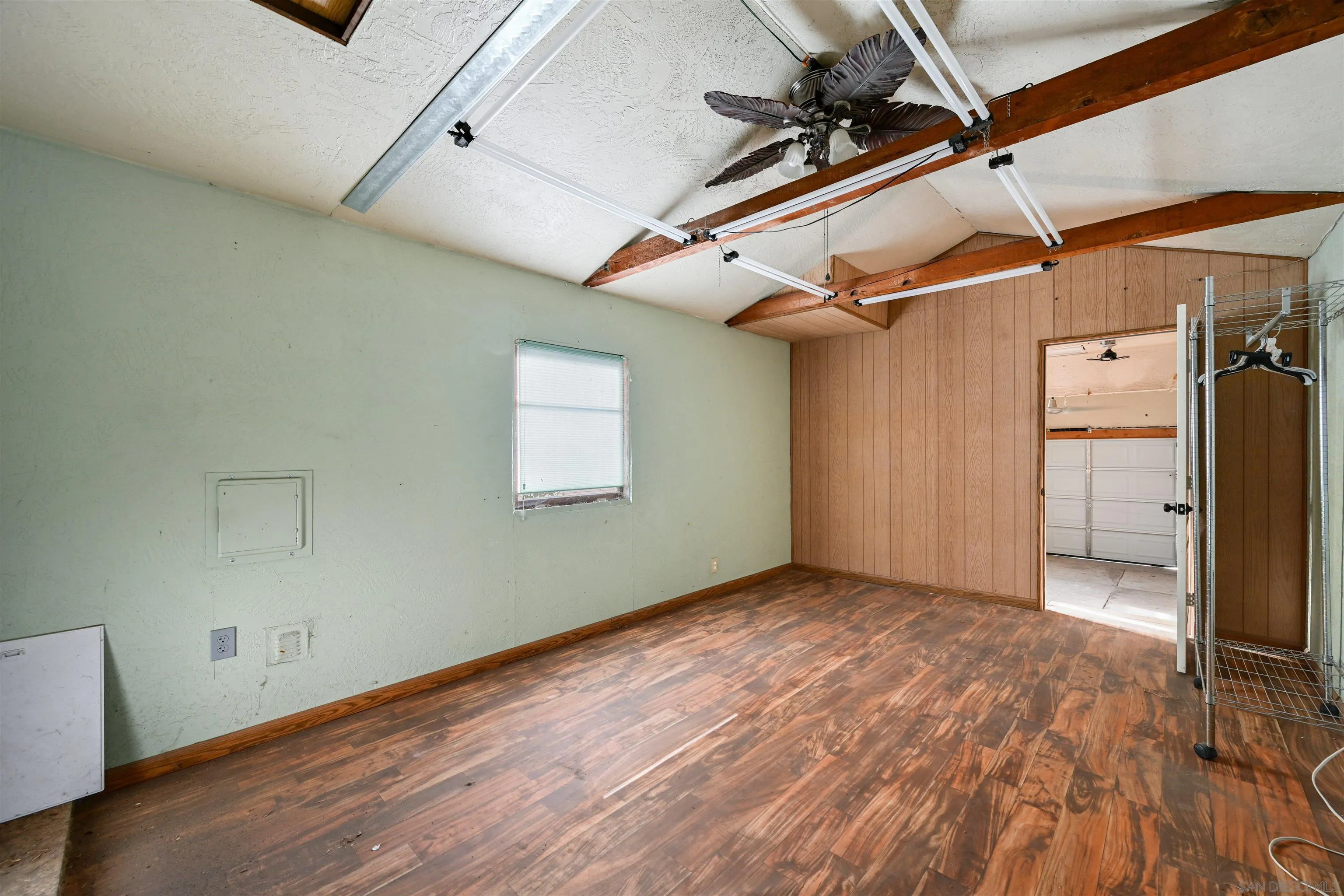 https://cdn.realtyfeed.com/cdn/127/250045212/6794d5f77633c0504a26746da78e4f88.webp
