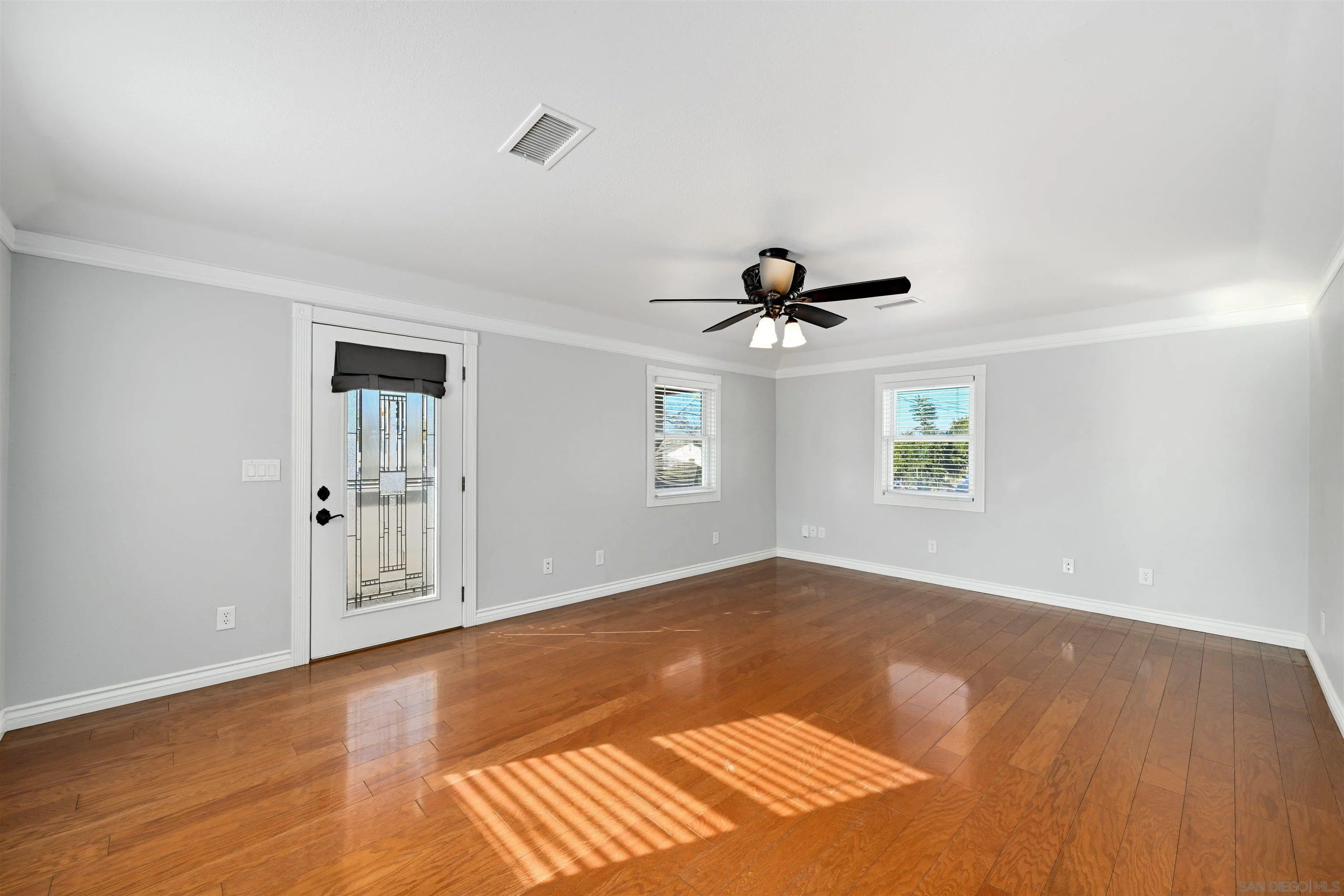 https://cdn.realtyfeed.com/cdn/127/250045212/b2431441aa734af28d1964f26611f223.webp
