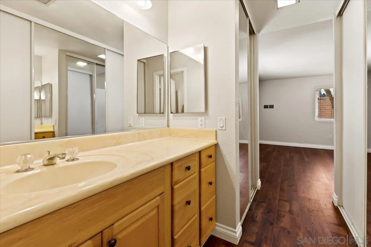 Photo #23: 250045225 Listing: Photo #23