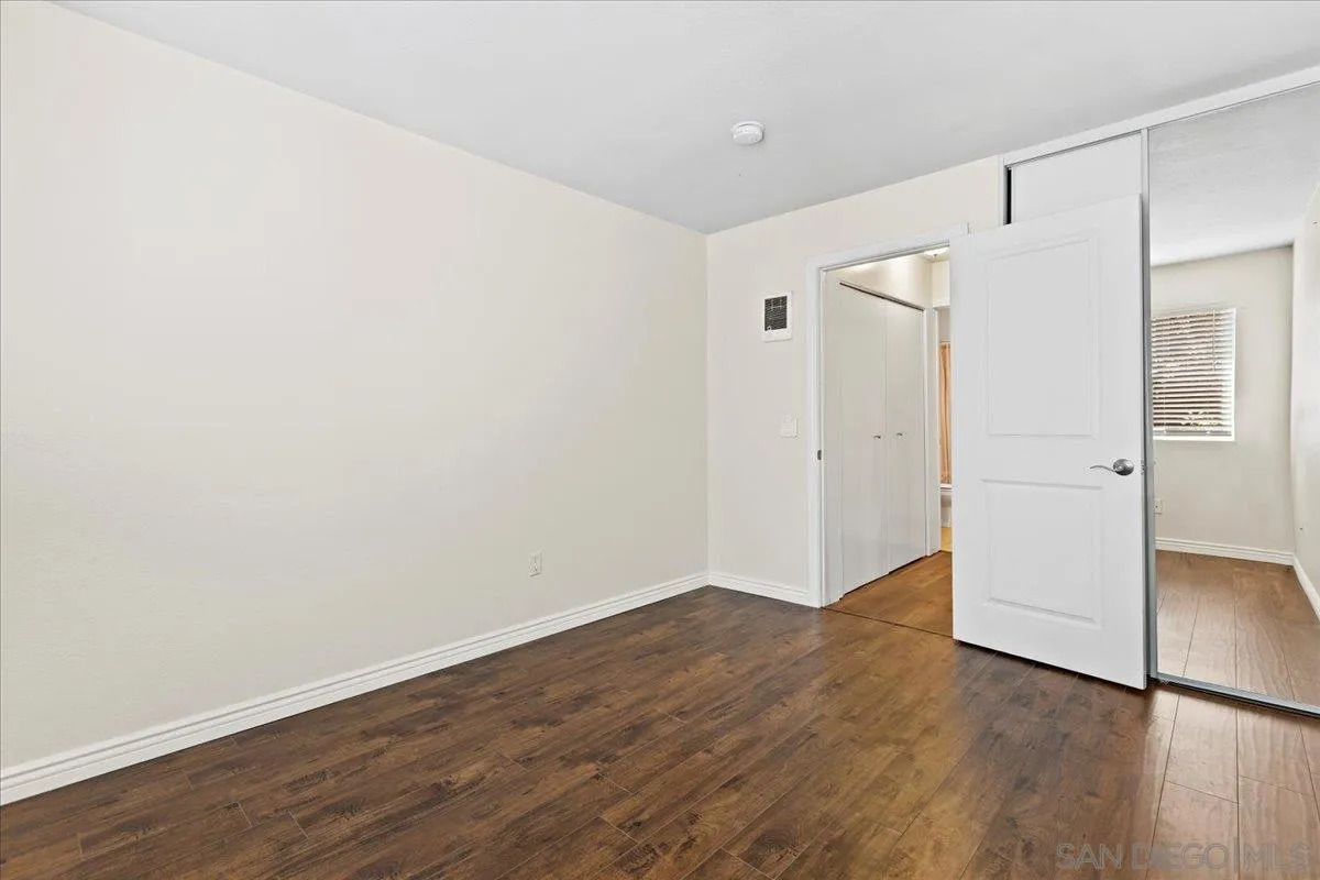 Photo #12: 250045225 Listing: Photo #12