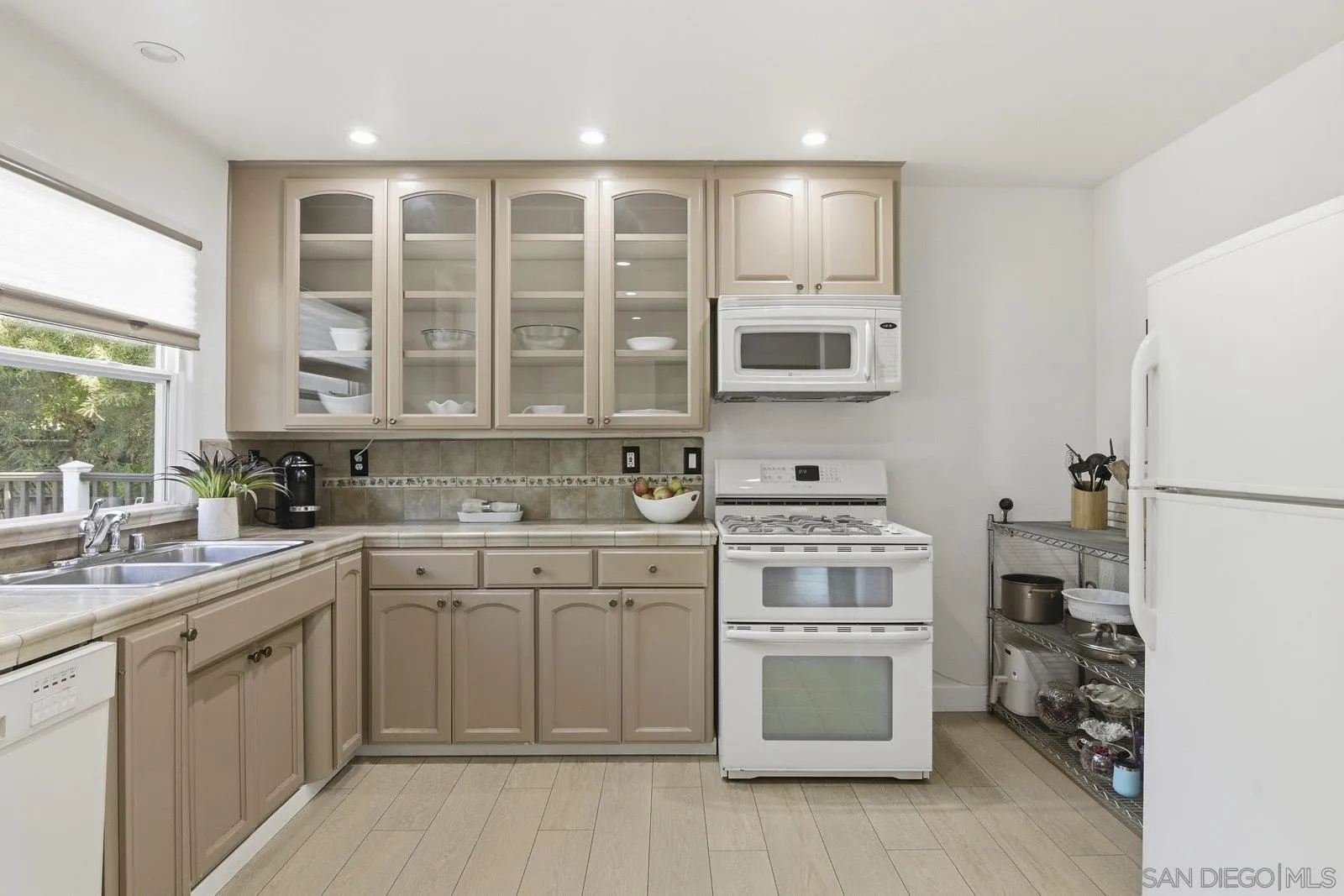 https://cdn.realtyfeed.com/cdn/127/250045245/e2454ad3b088d0a34da517761cb69065.webp