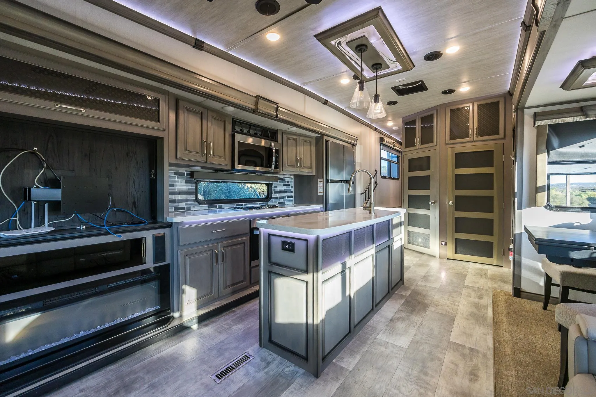 https://cdn.realtyfeed.com/cdn/127/250045251/18b006450ccfa411876c448ac31582cd.webp