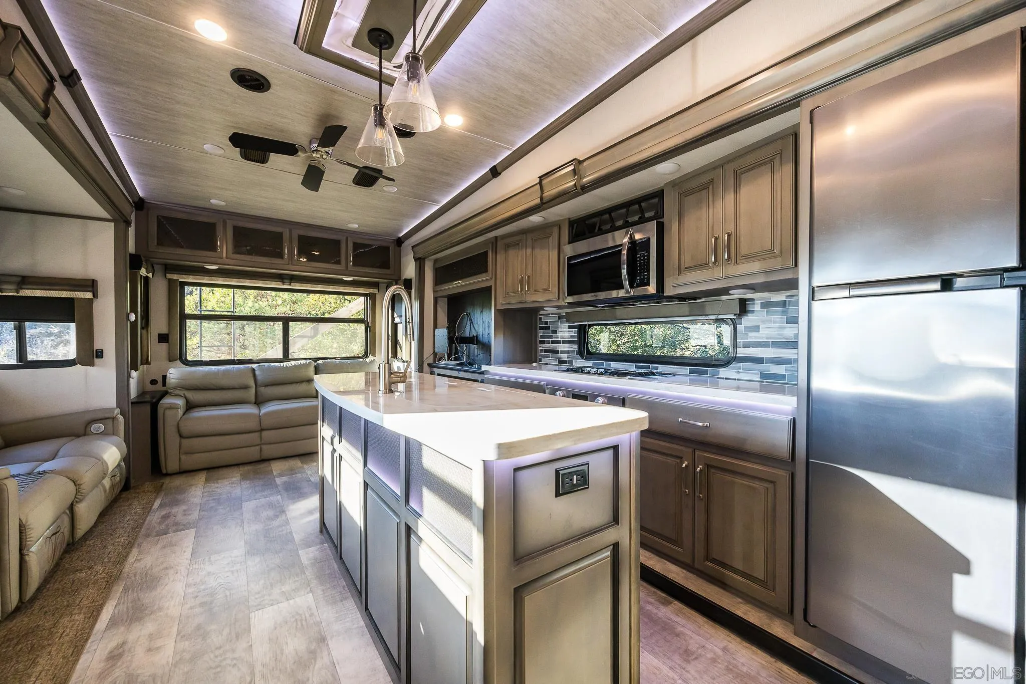 https://cdn.realtyfeed.com/cdn/127/250045251/51e6d35450a3b1b73bc96c76d40e7a52.webp