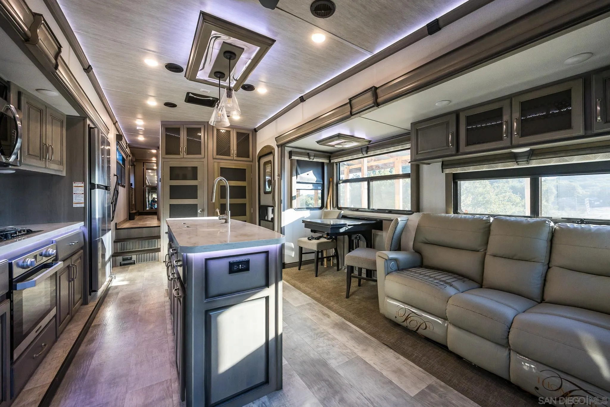 https://cdn.realtyfeed.com/cdn/127/250045251/5545a556fafe47f749841c756e68d9bc.webp