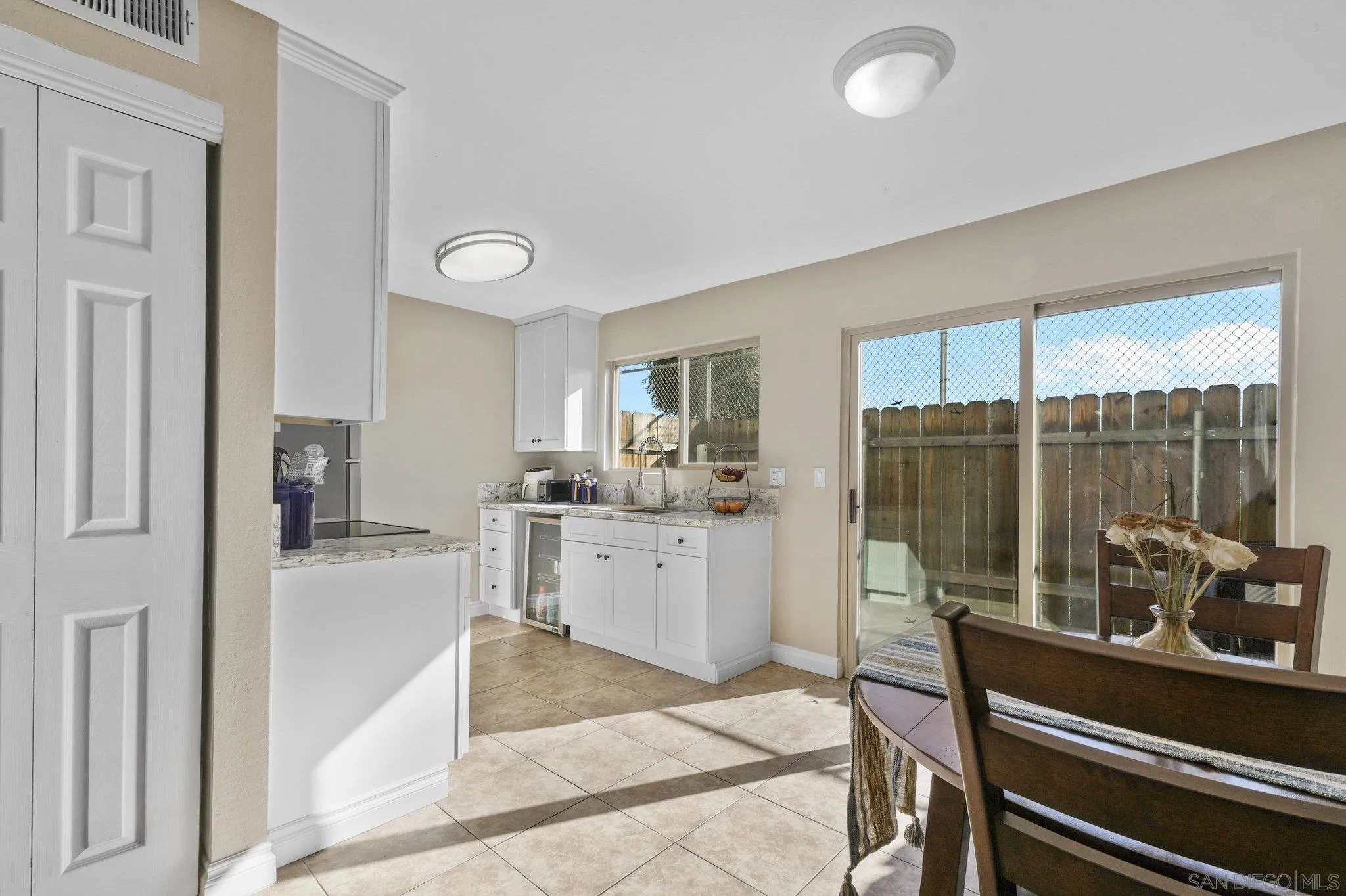 Photo #12: 250045259 Listing: Photo #12