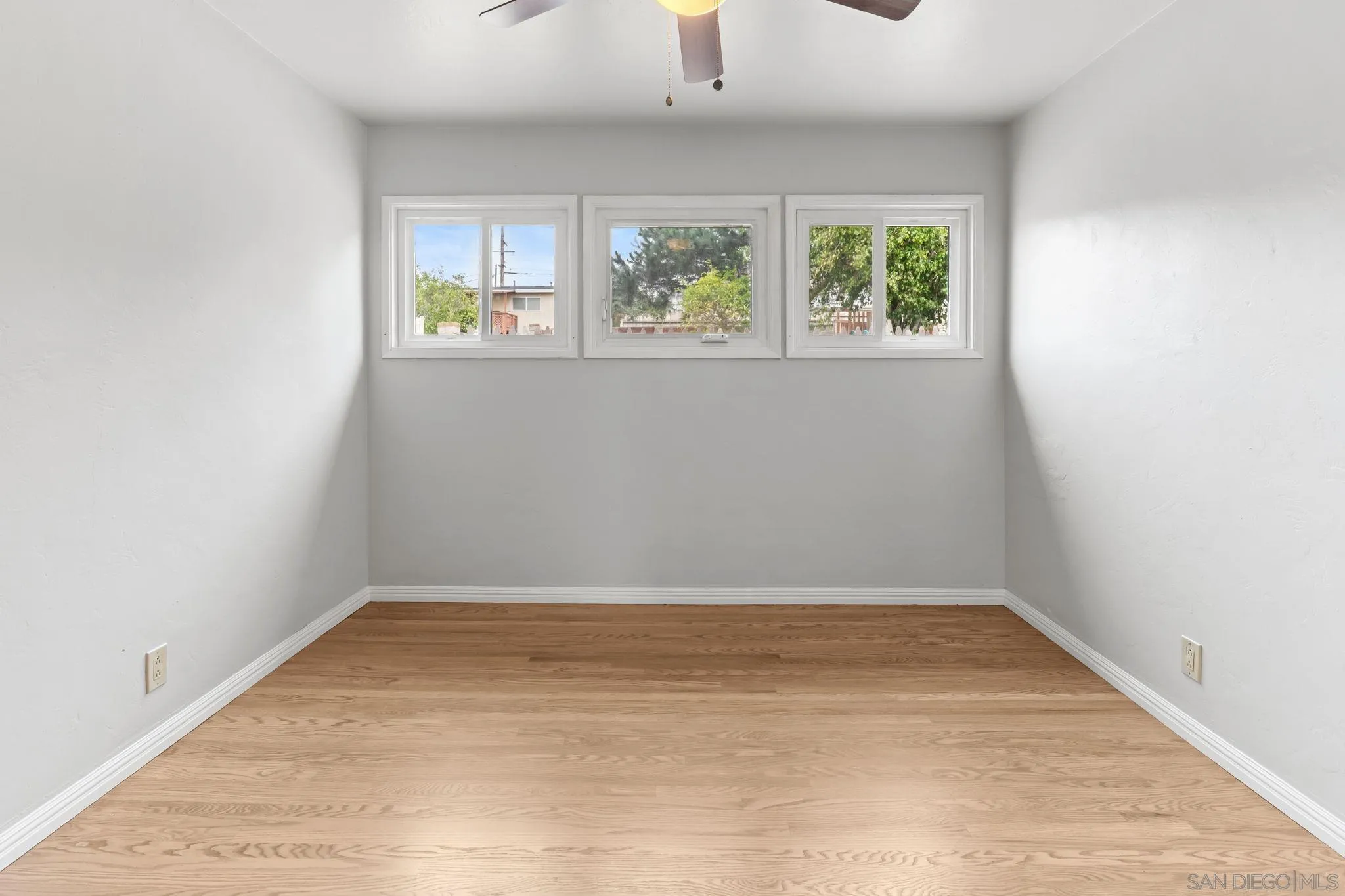 https://cdn.realtyfeed.com/cdn/127/250045272/0cd7da13e7272562107392ce716018e2.webp