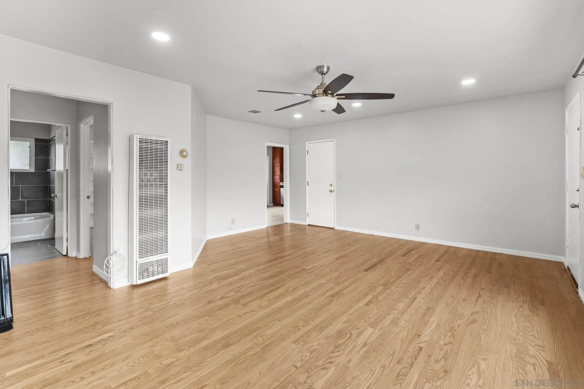 https://cdn.realtyfeed.com/cdn/127/250045272/6d81d9d333437f9e9f14bb2e180a2e74.webp