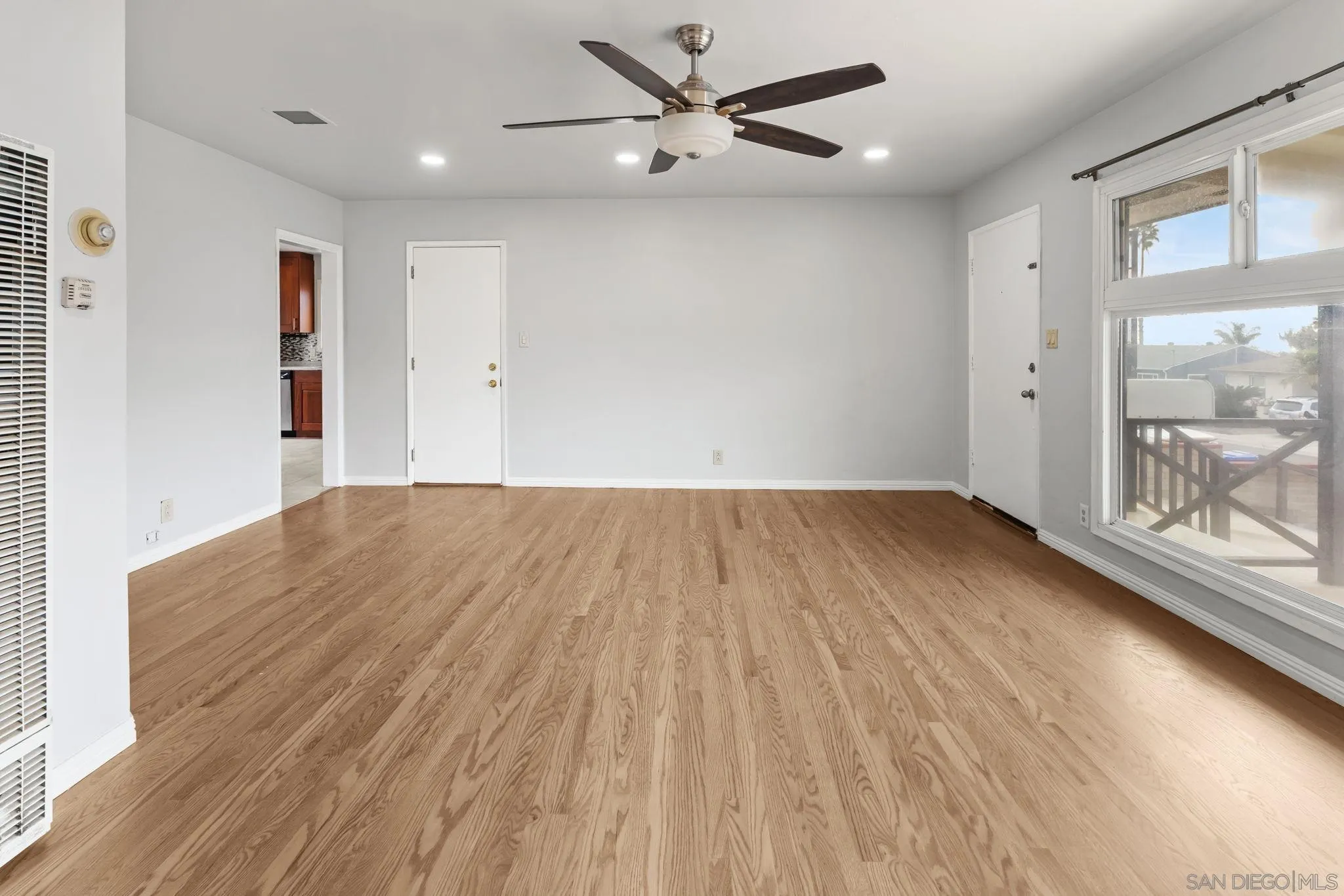 https://cdn.realtyfeed.com/cdn/127/250045272/85a5c446a1dcb1f9f3135c79e303ac3c.webp