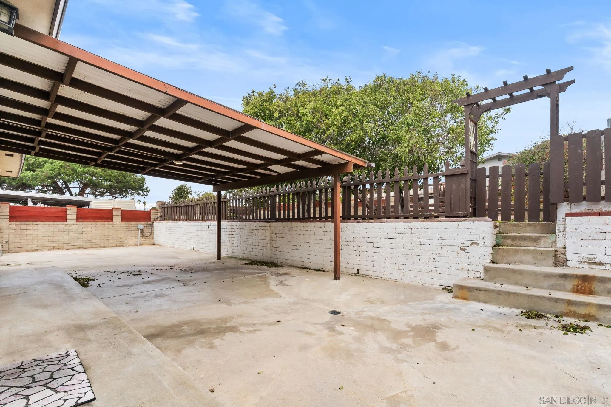 https://cdn.realtyfeed.com/cdn/127/250045272/fec23298e58e69f11374c2d14f750a4c.webp