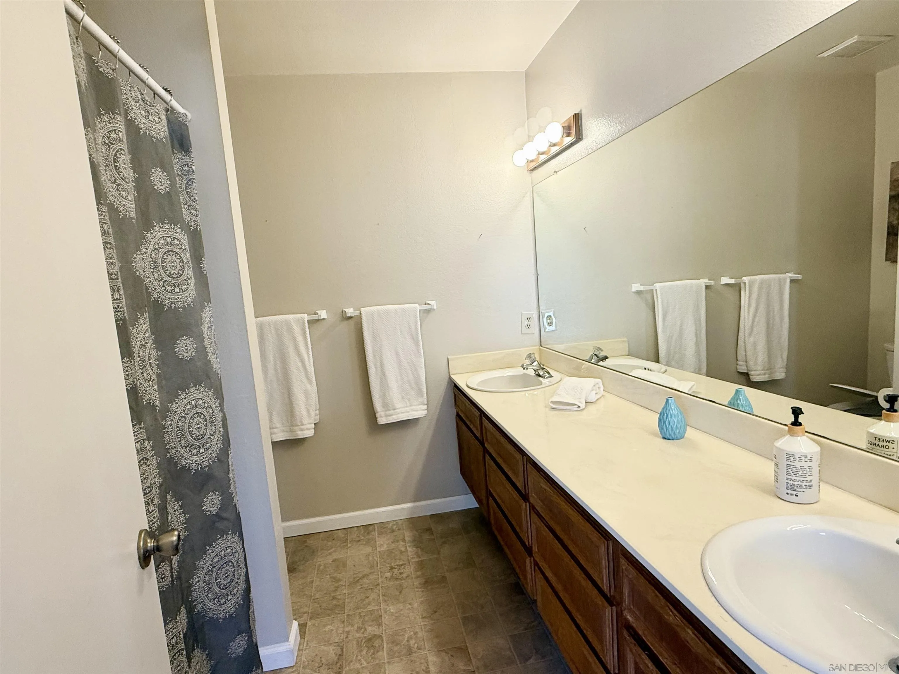 Photo #33: 250045273 Listing: Photo #33