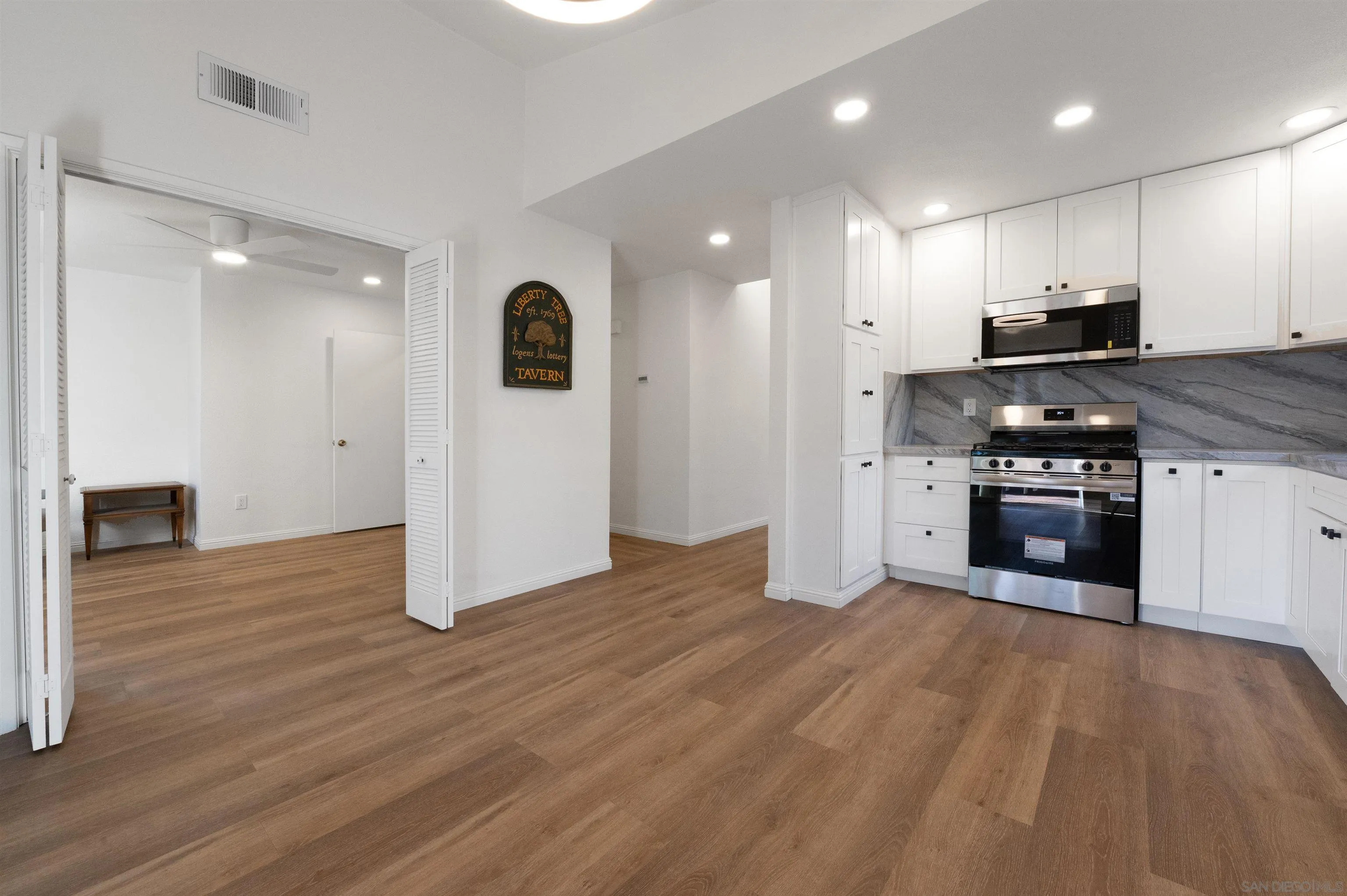 https://cdn.realtyfeed.com/cdn/127/250045277/366960261f00604537945ff5e54c5fb5.webp