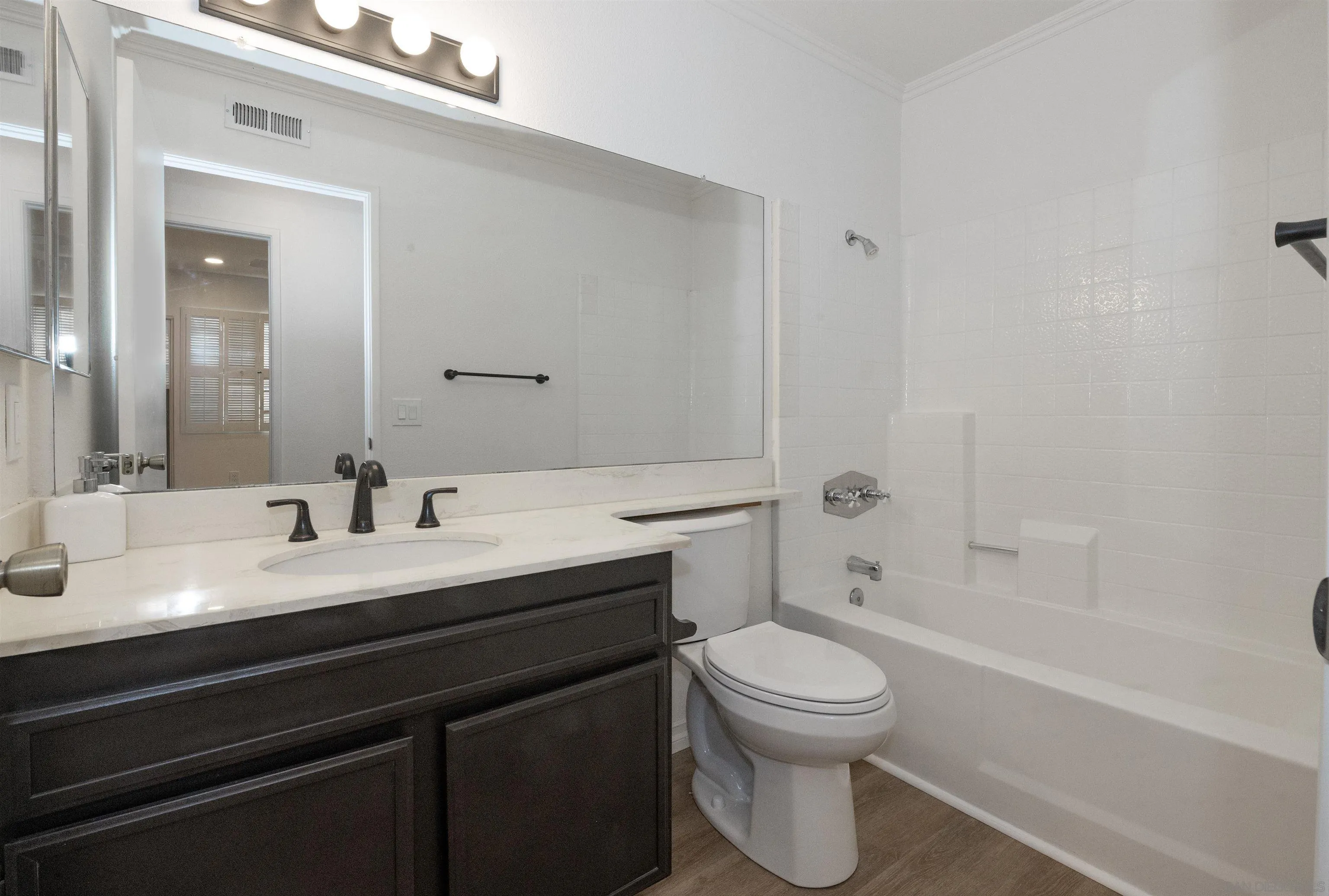 https://cdn.realtyfeed.com/cdn/127/250045277/a51845f227f417f13726b66a81a88e77.webp