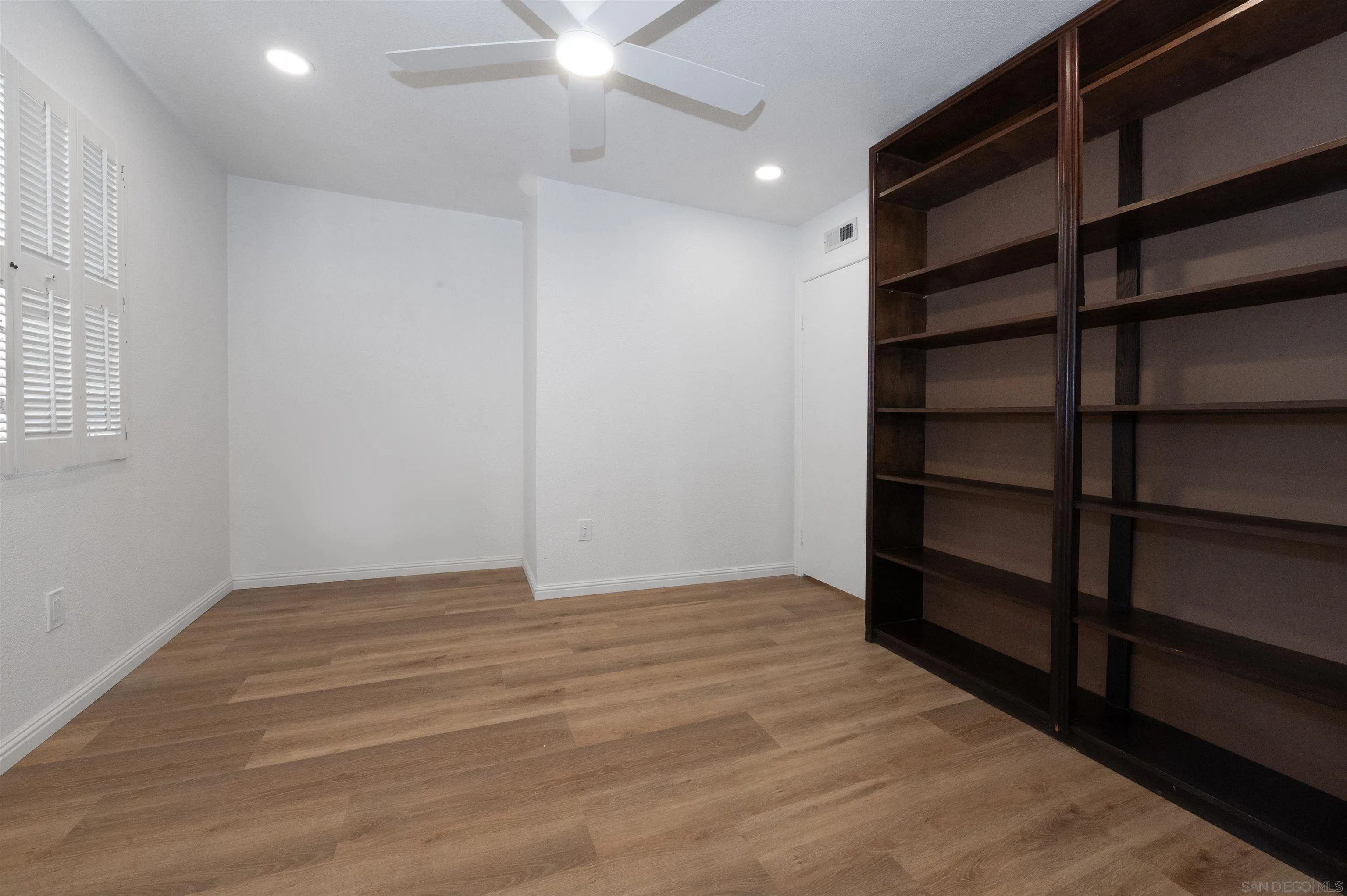 https://cdn.realtyfeed.com/cdn/127/250045277/ec2ad19568c5bc290834244646936e47.webp