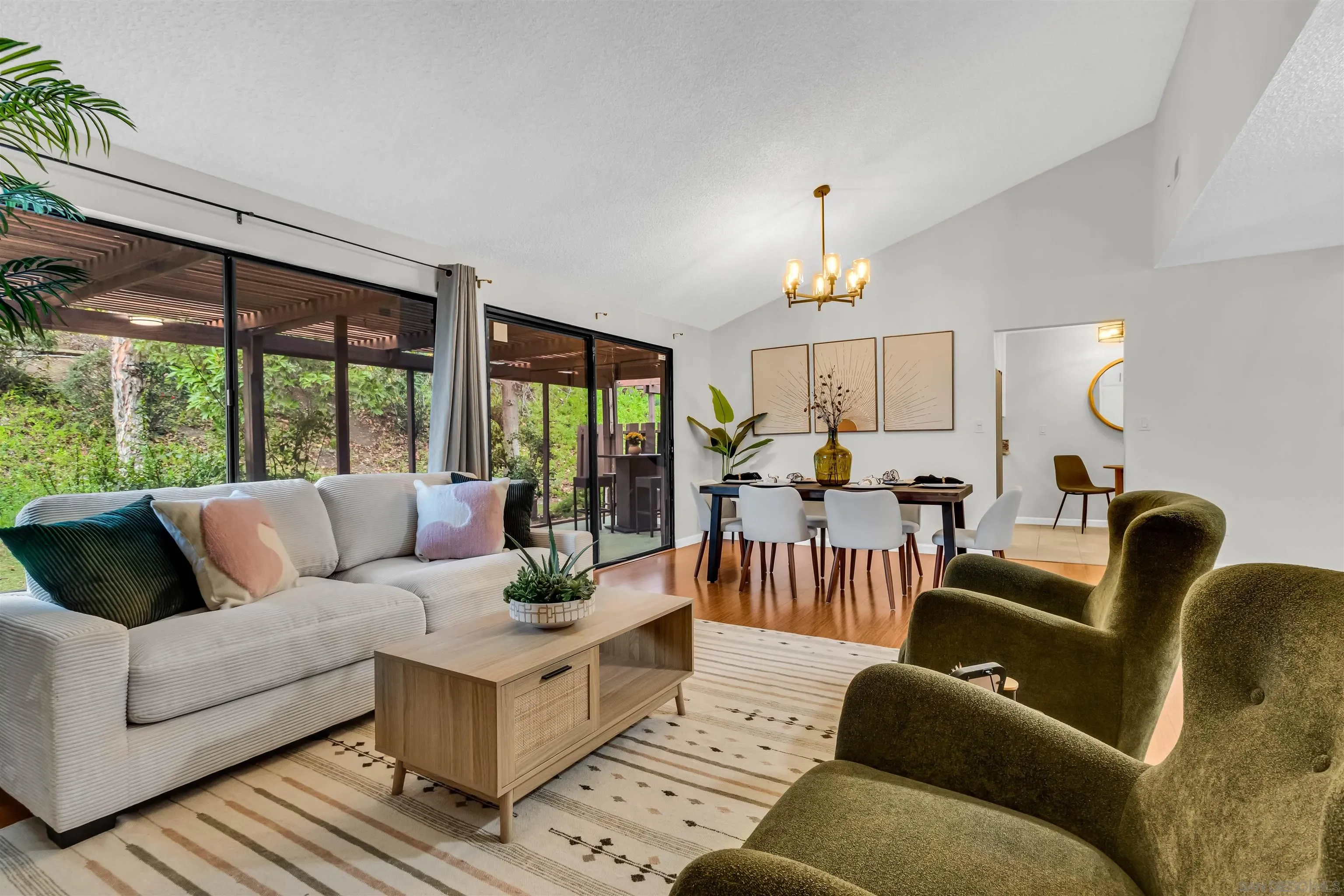 Photo #11: 250045299 Listing: Photo #11