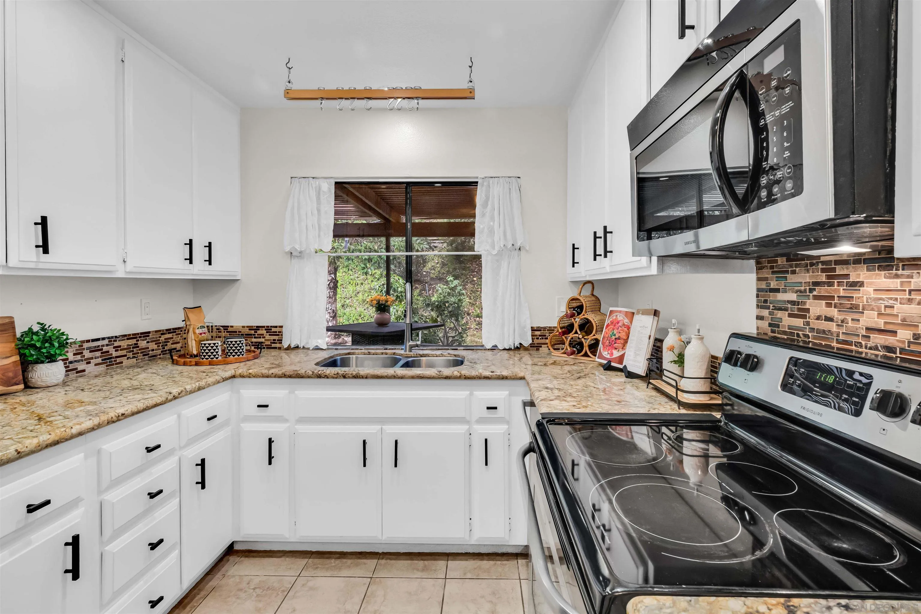 Photo #23: 250045299 Listing: Photo #23