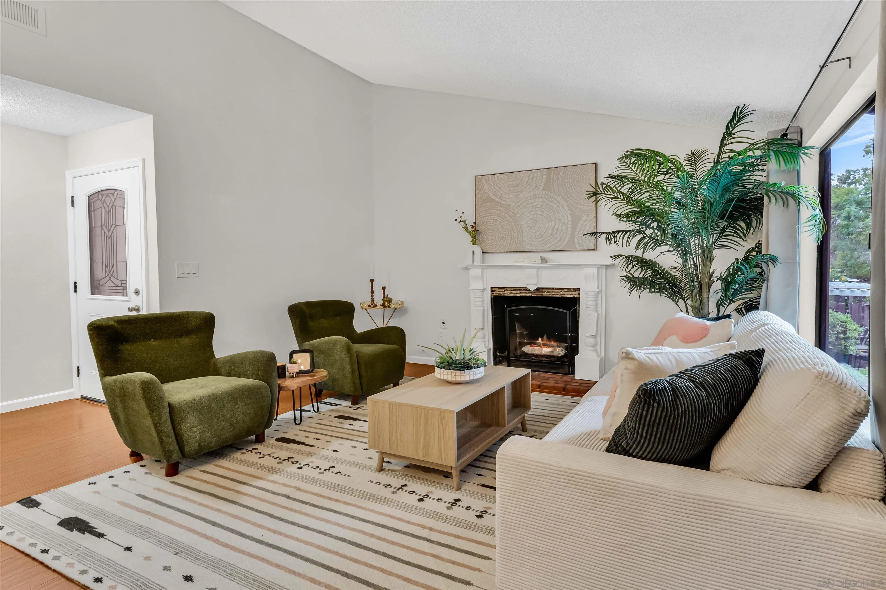 Photo #8: 250045299 Listing: Photo #8