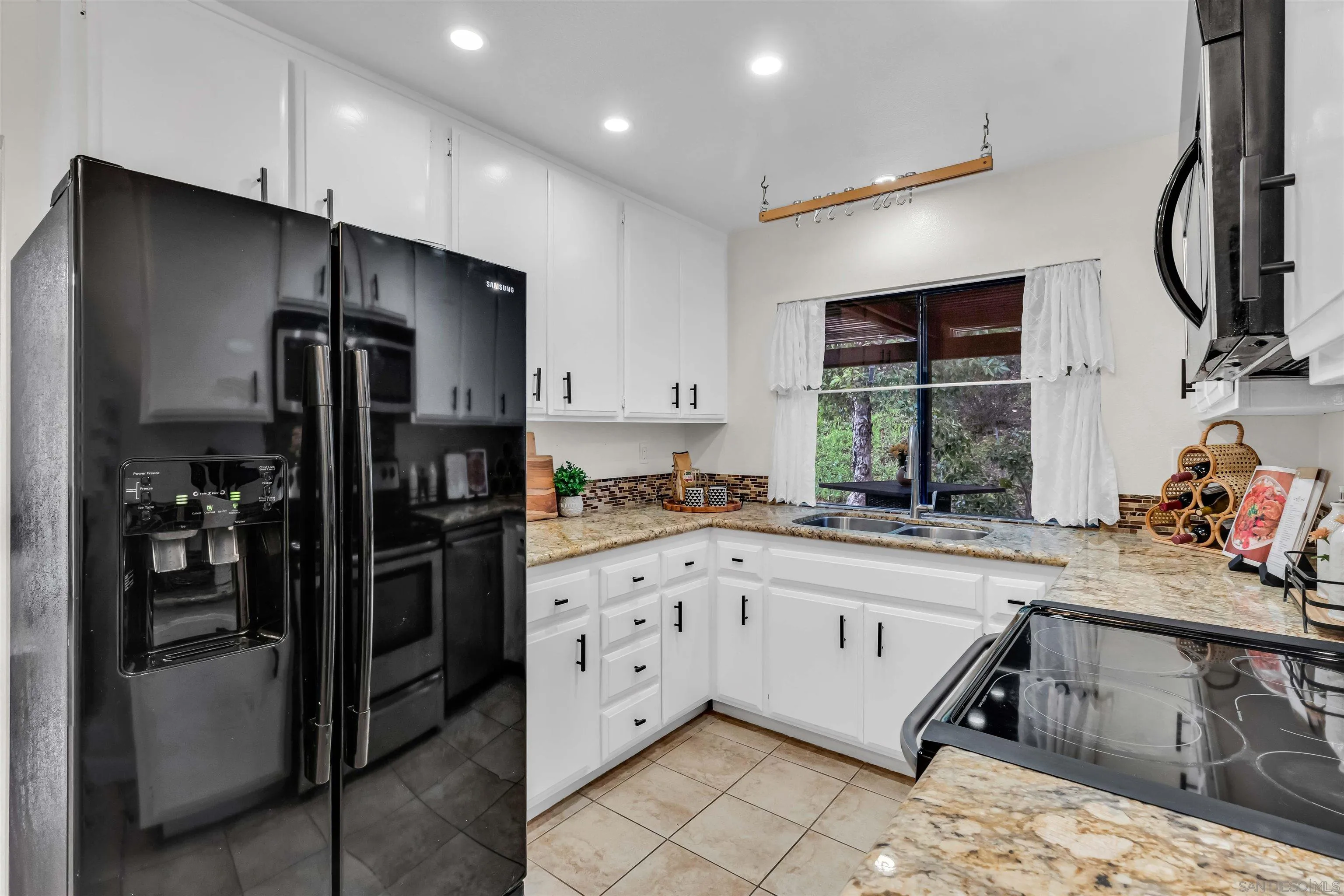 Photo #22: 250045299 Listing: Photo #22