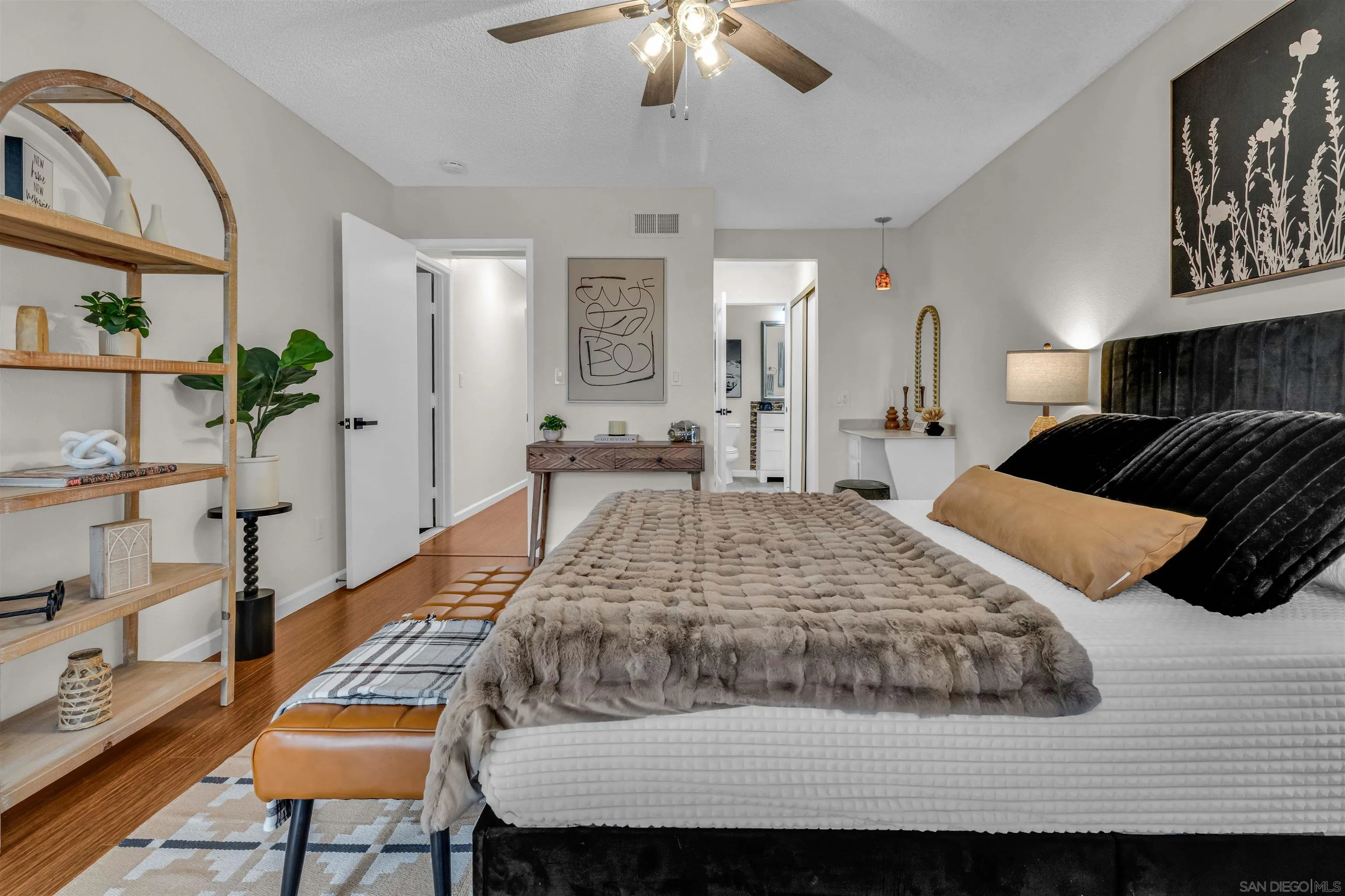 Photo #17: 250045299 Listing: Photo #17