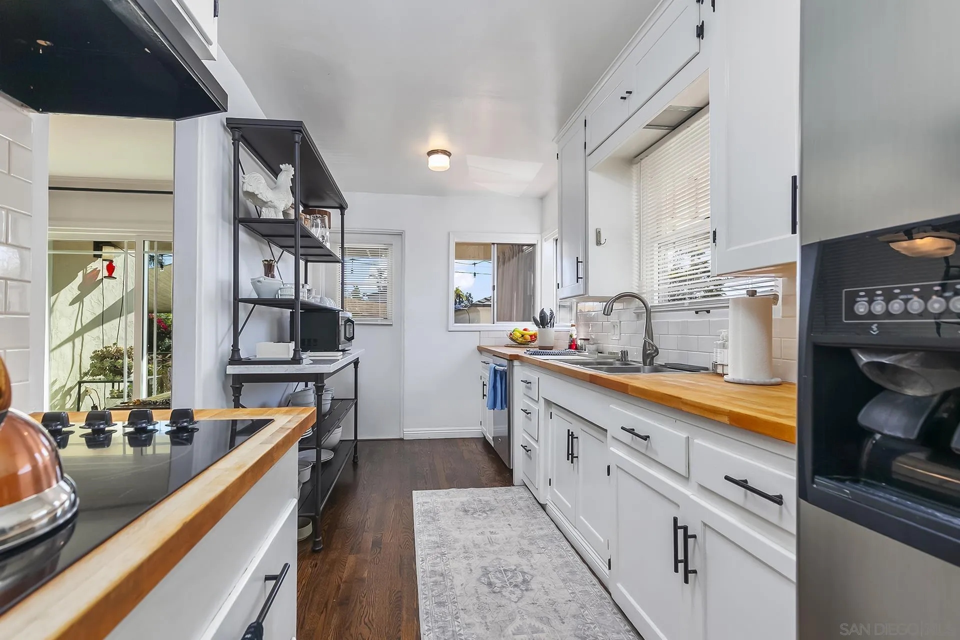 https://cdn.realtyfeed.com/cdn/127/250045303/0b87fd3c6ef6baf55c958647dad1e4a6.webp