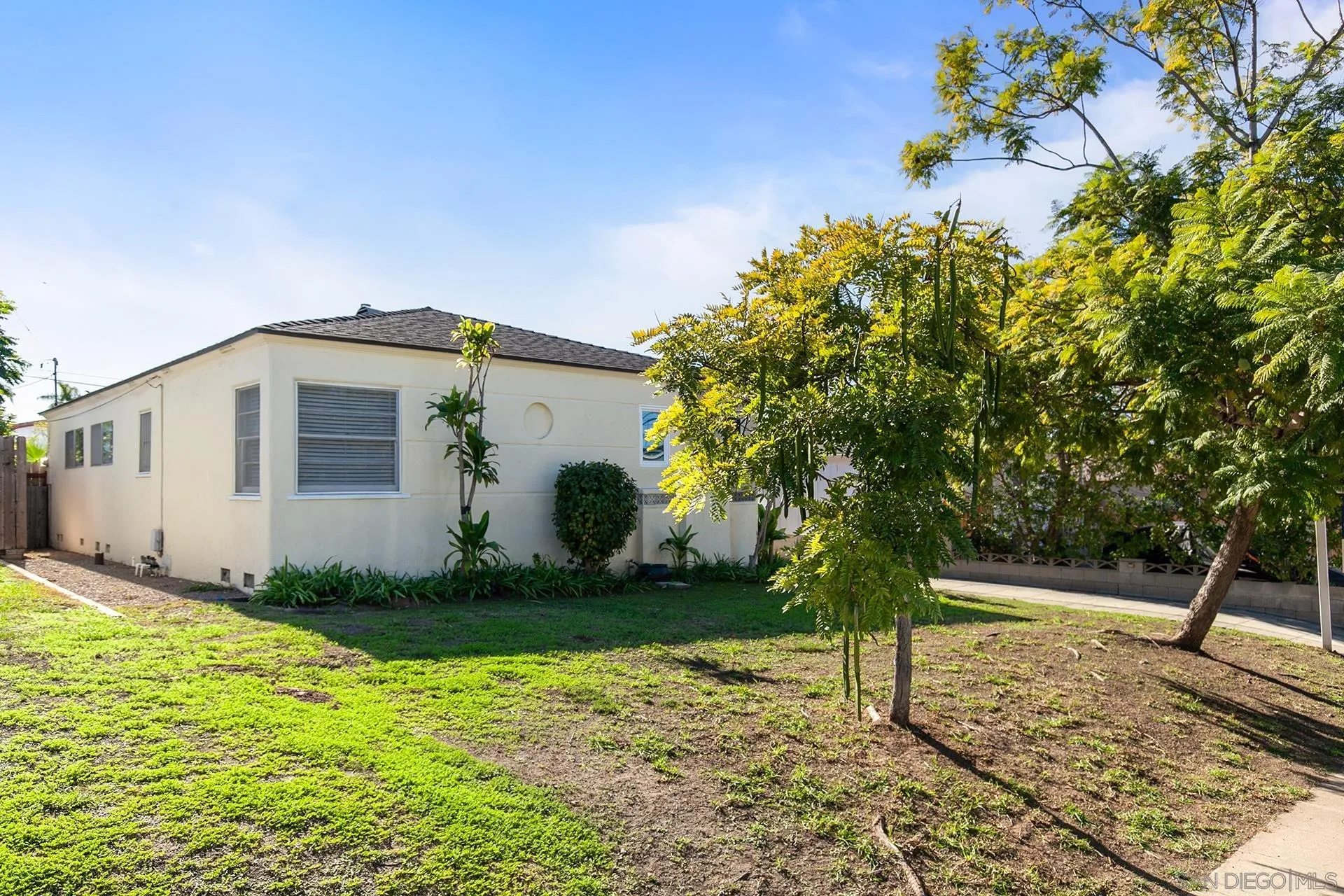 https://cdn.realtyfeed.com/cdn/127/250045303/684d7952a374c98eb56022e8ae6e2377.webp