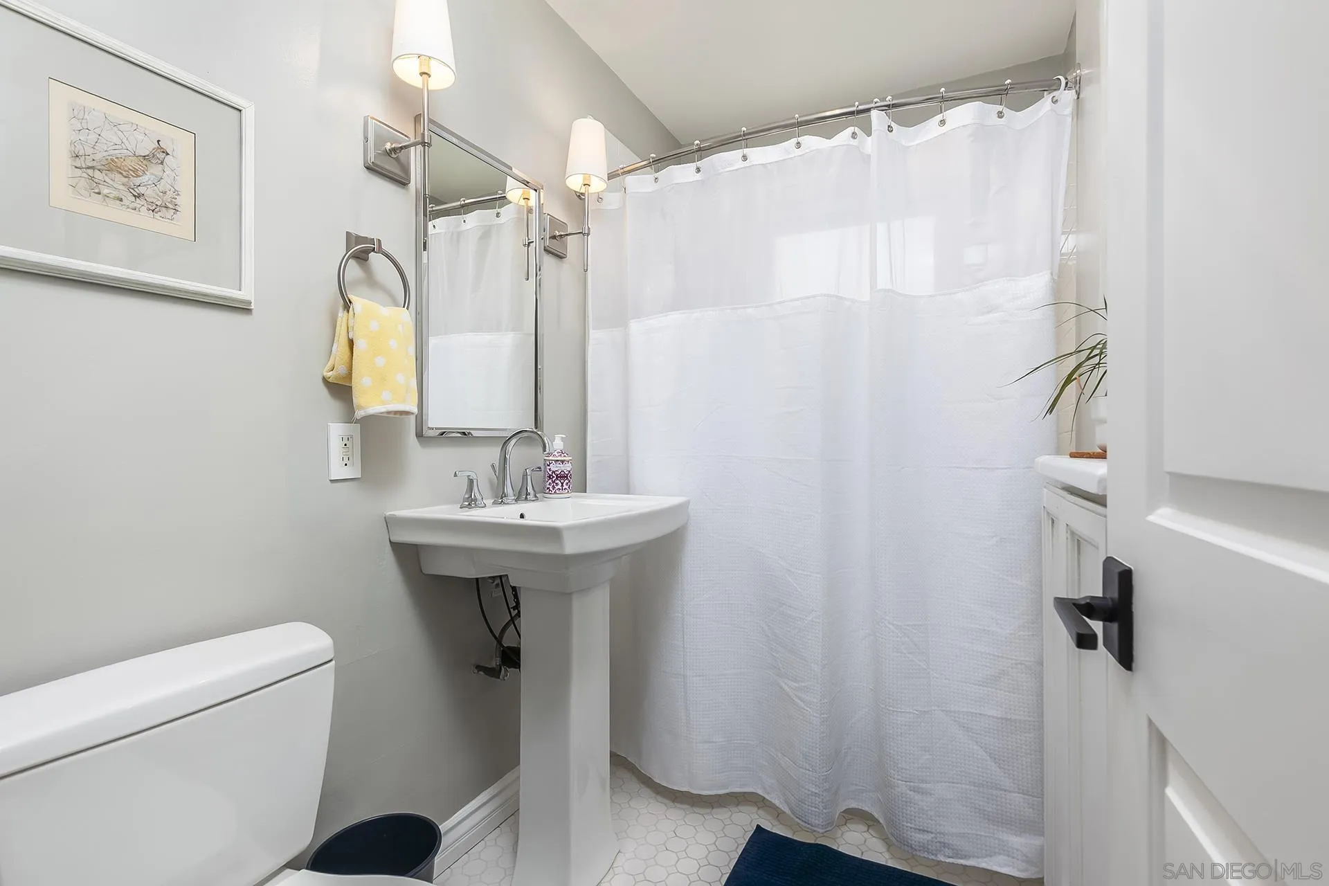 https://cdn.realtyfeed.com/cdn/127/250045303/89050ac2837604fac4f62a3f9d3b0878.webp