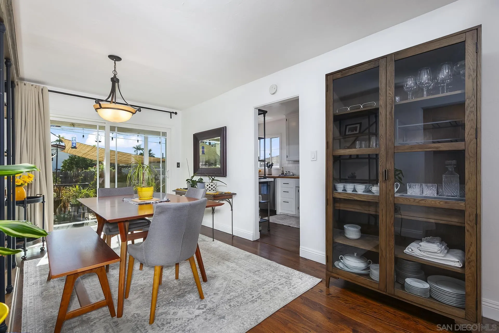 https://cdn.realtyfeed.com/cdn/127/250045303/eb91b91edb01db1f5b957340487b7921.webp