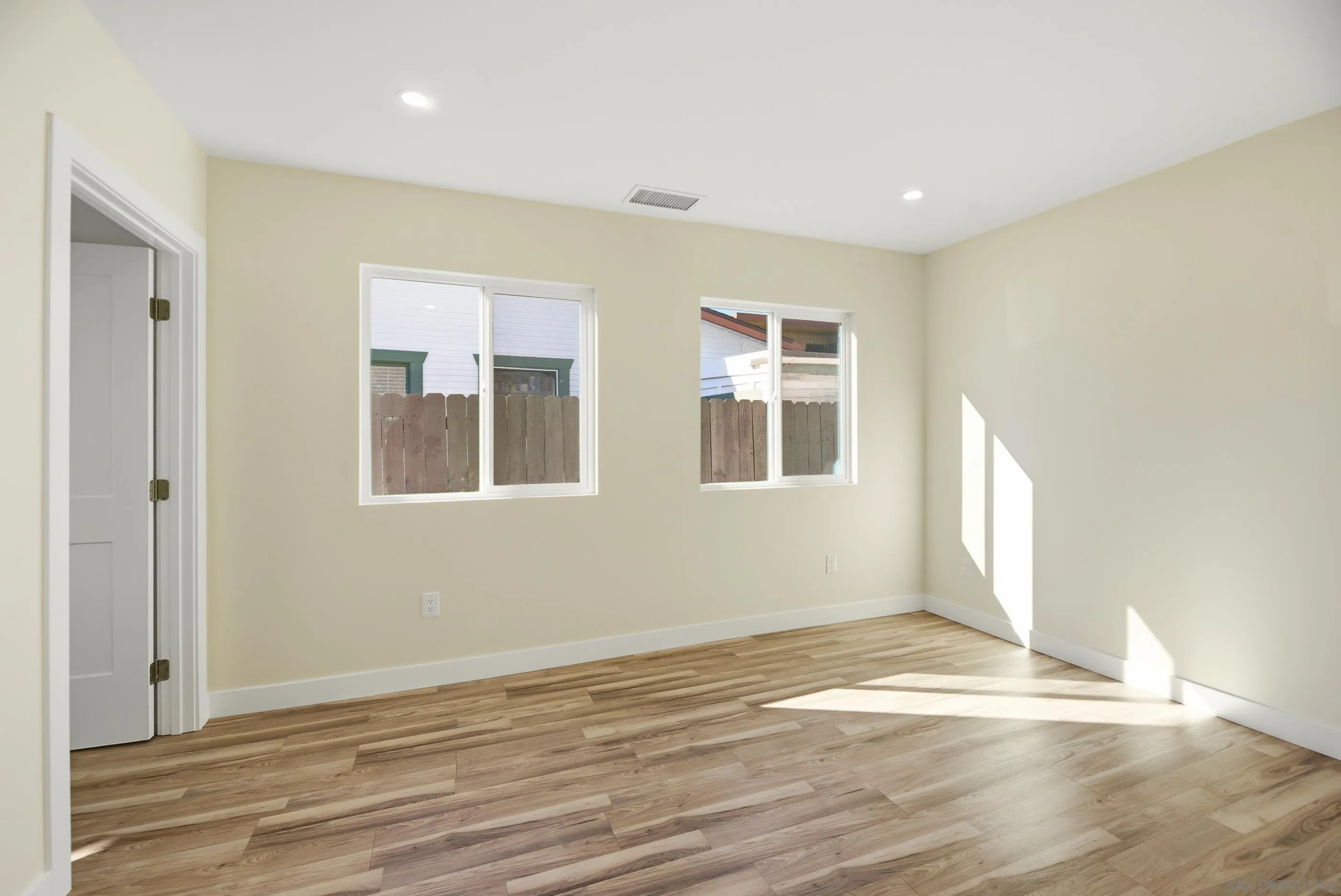 https://cdn.realtyfeed.com/cdn/127/250045342/f1bd7c585d7314349cc634145725fec5.webp