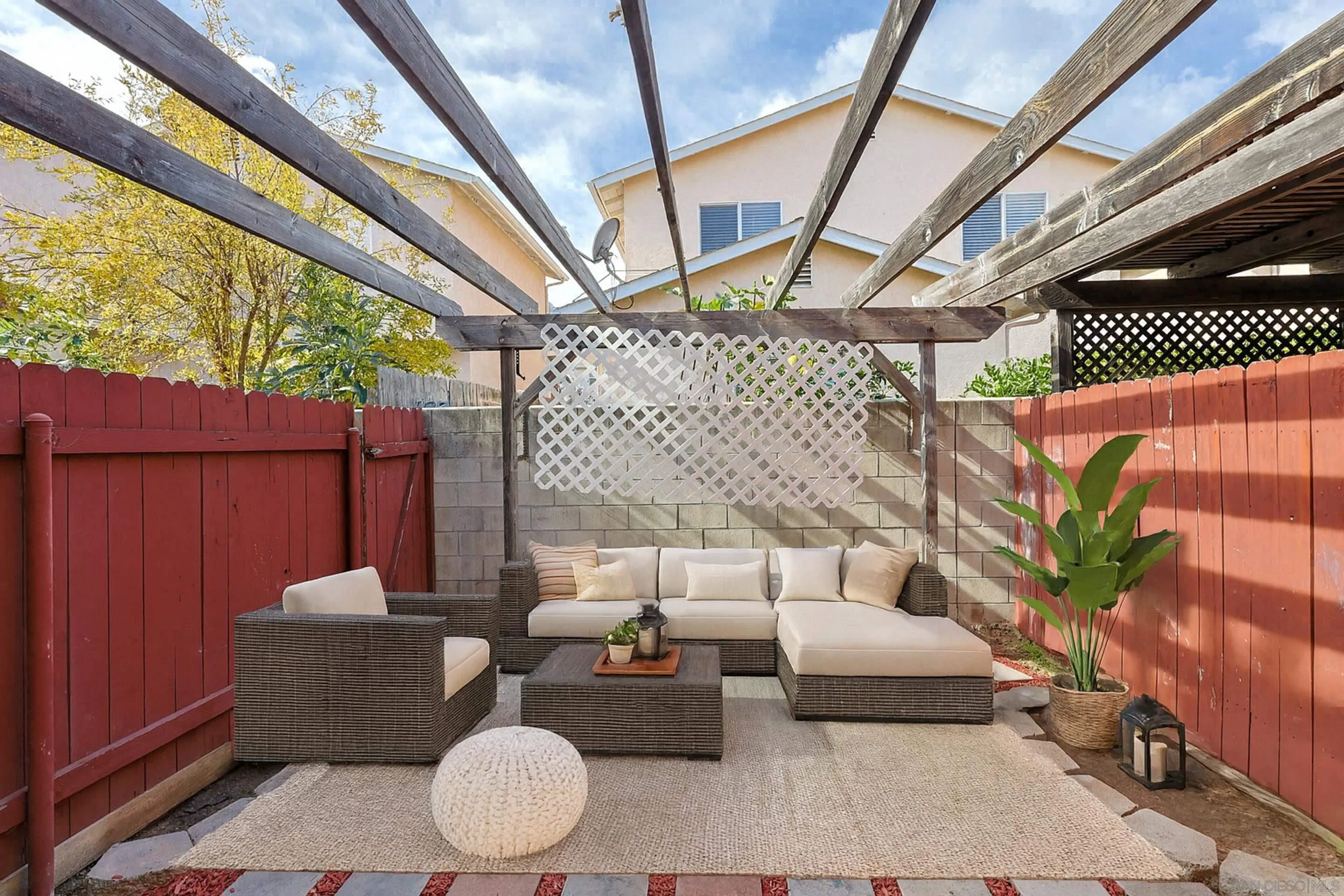 https://cdn.realtyfeed.com/cdn/127/250045361/170cc2984583166a946f9aa0db88a233.webp