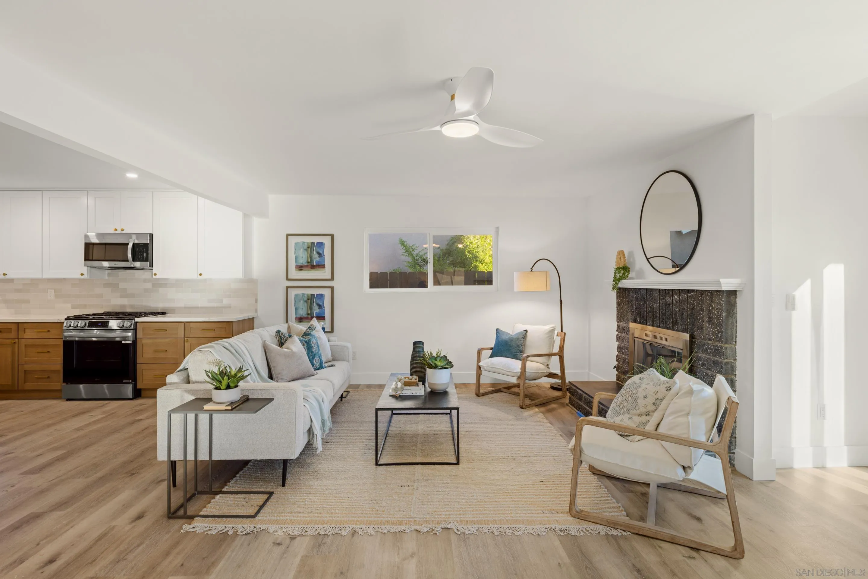https://cdn.realtyfeed.com/cdn/127/250045363/a7b9408446affc96660e323683c127d2.webp