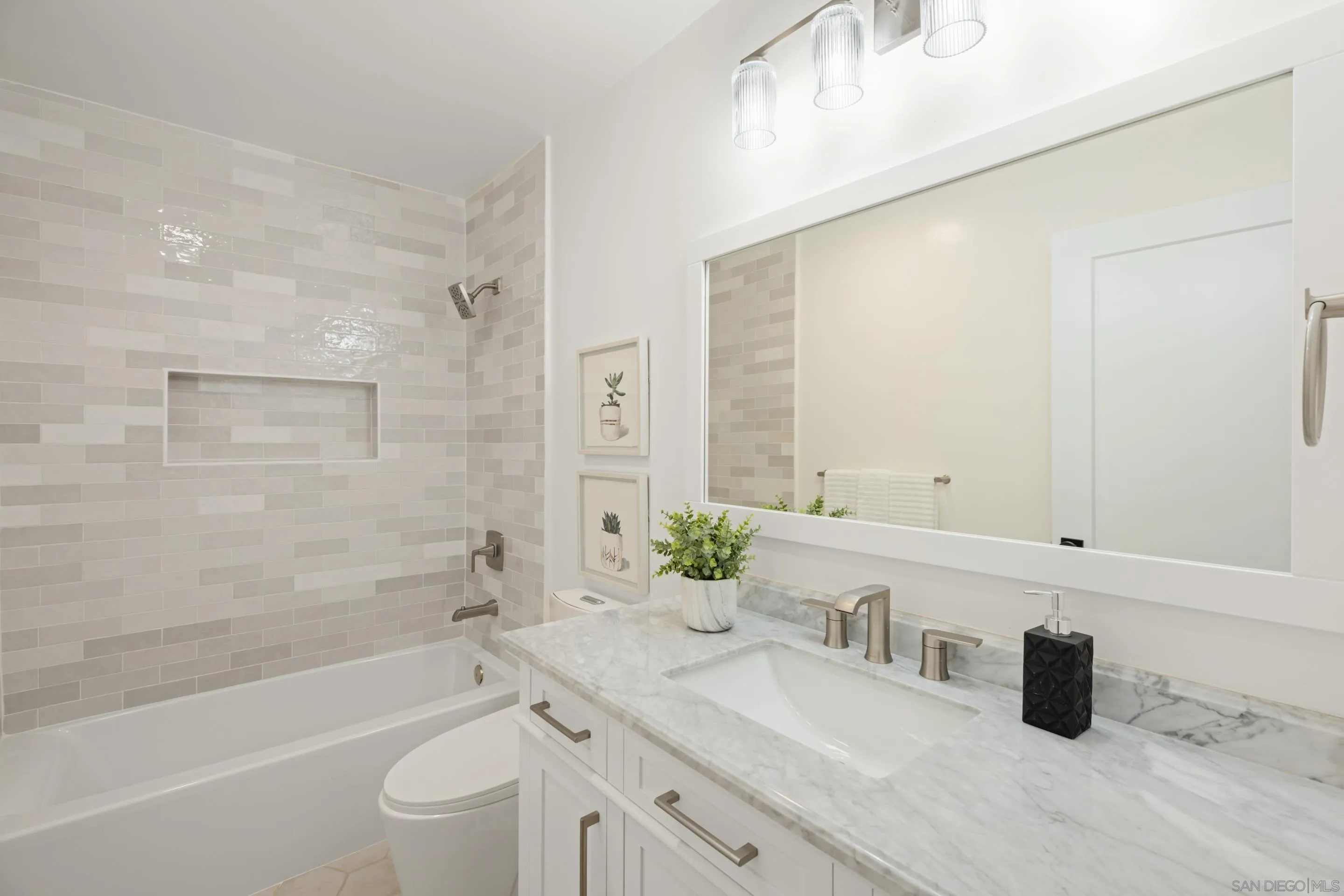 https://cdn.realtyfeed.com/cdn/127/250045363/beaf9ac5de523285f335b820b705a1e1.webp