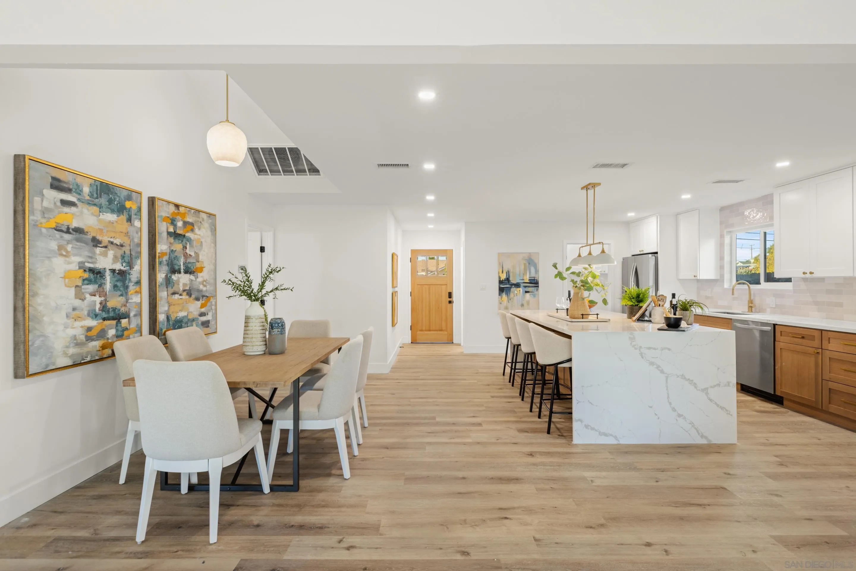 https://cdn.realtyfeed.com/cdn/127/250045363/c802597c589be693f520409973a1ddfb.webp