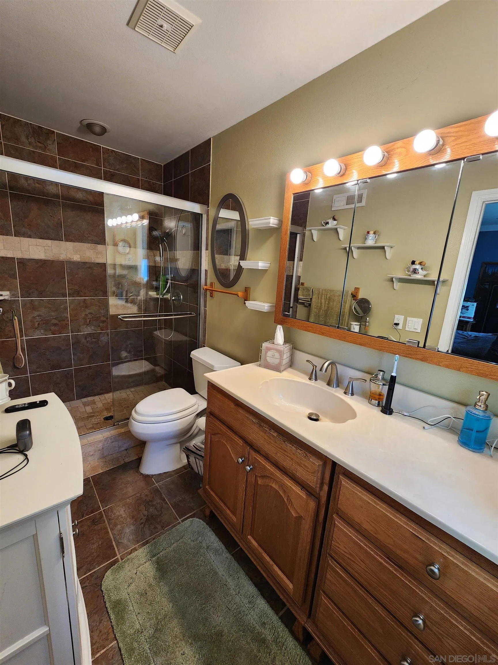 https://cdn.realtyfeed.com/cdn/127/250045368/509ee05d0a065978ab96873ad6dc51db.webp