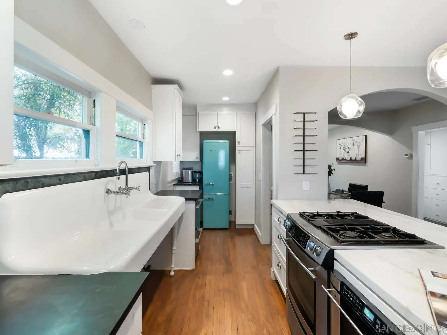 https://cdn.realtyfeed.com/cdn/127/250045373/acd212edc2187479901034df45970439.webp