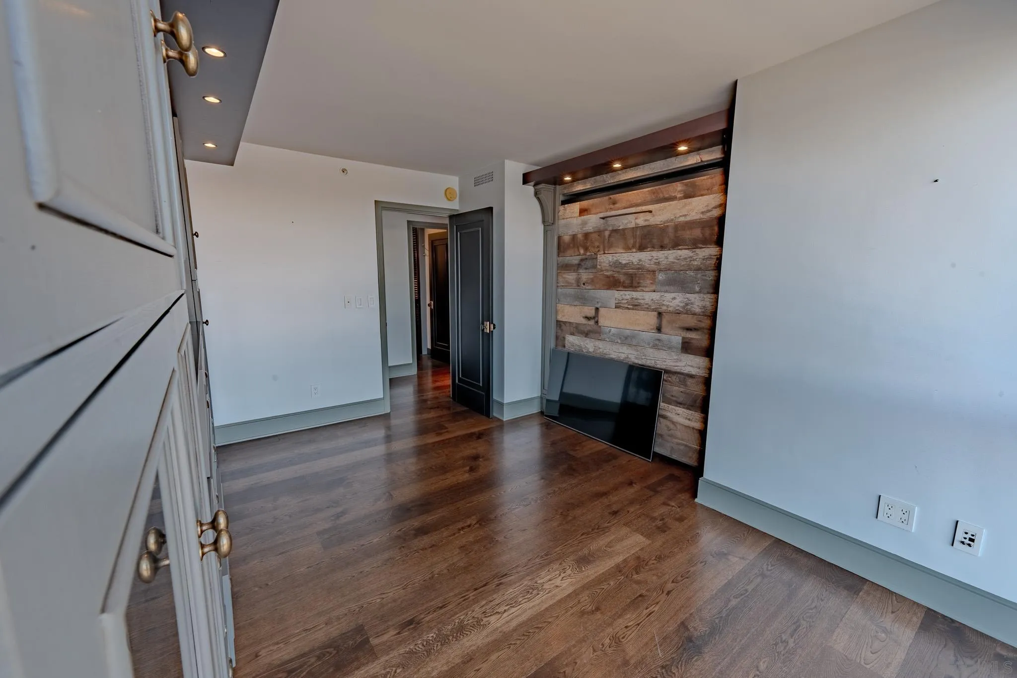 Photo #24: 250045374 Listing: Photo #24