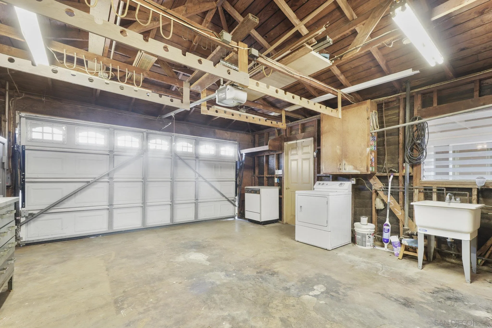 https://cdn.realtyfeed.com/cdn/127/250045379/d040f2c5788bb00063181385382e4588.webp