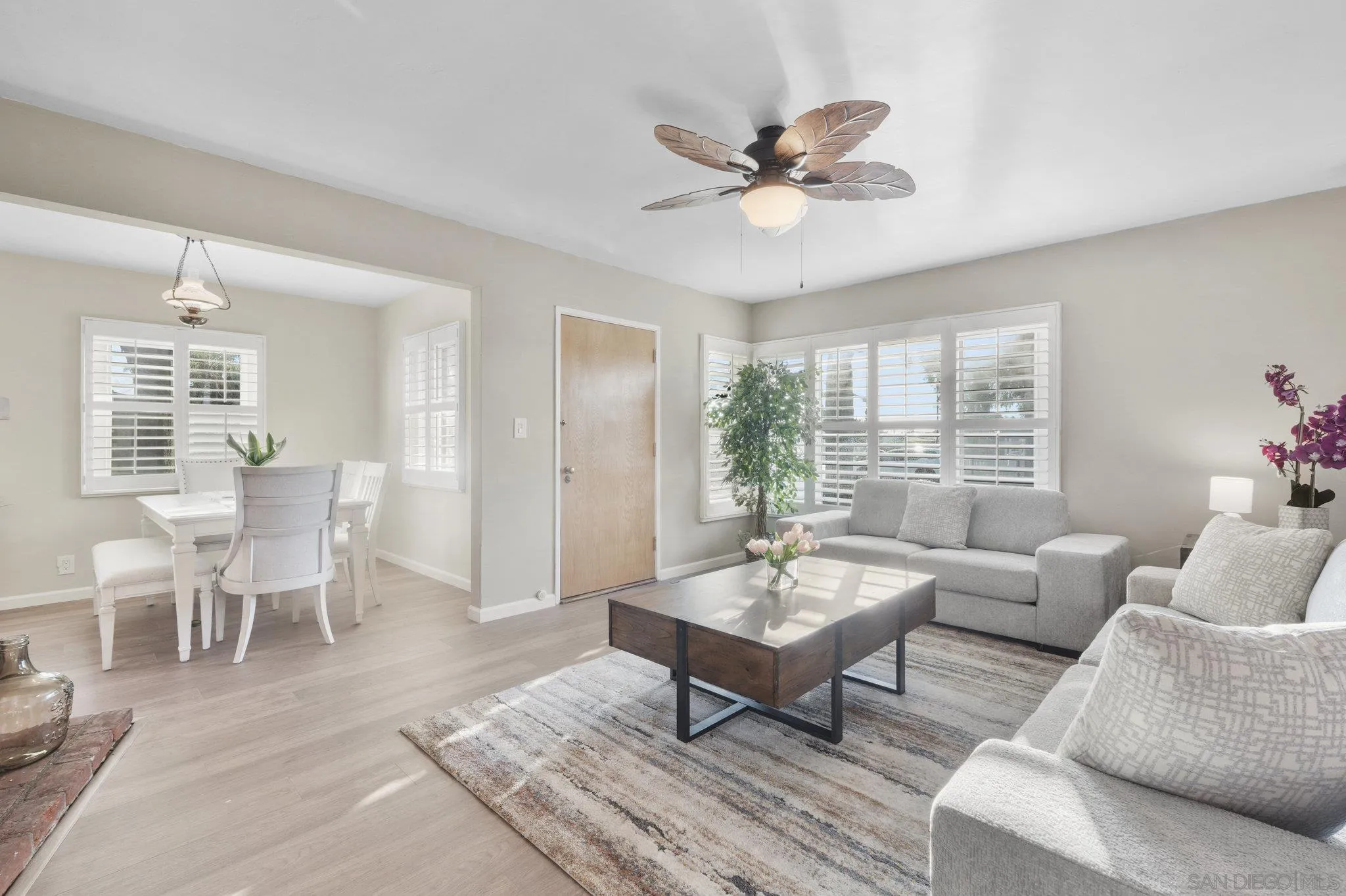 https://cdn.realtyfeed.com/cdn/127/250045379/e3830624d0e6488ee322ad7081bf409d.webp