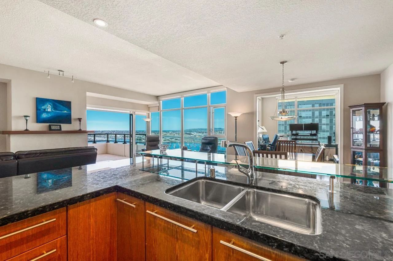 https://cdn.realtyfeed.com/cdn/127/250045381/472faee8685ebc1d52452036d849accc.webp