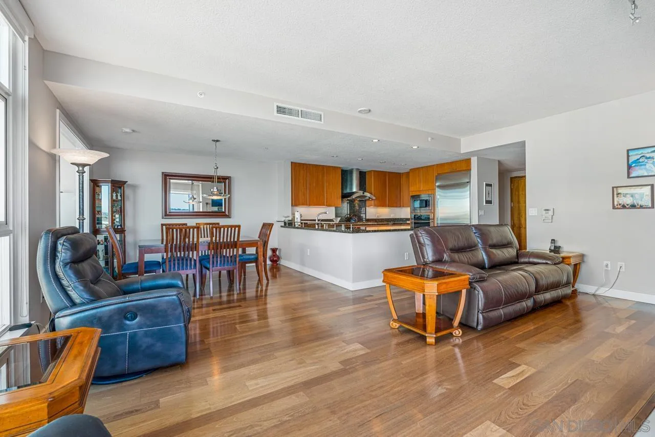 https://cdn.realtyfeed.com/cdn/127/250045381/cf074a2b13ed4bc043161cb4fd7604d2.webp