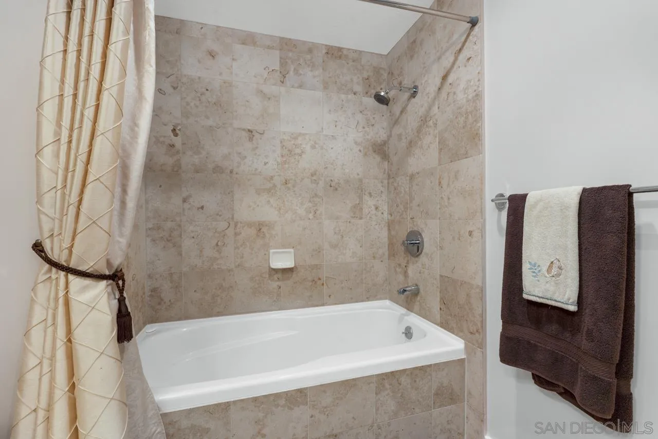 https://cdn.realtyfeed.com/cdn/127/250045381/e07fc3045acca284ceeed684a735bb38.webp