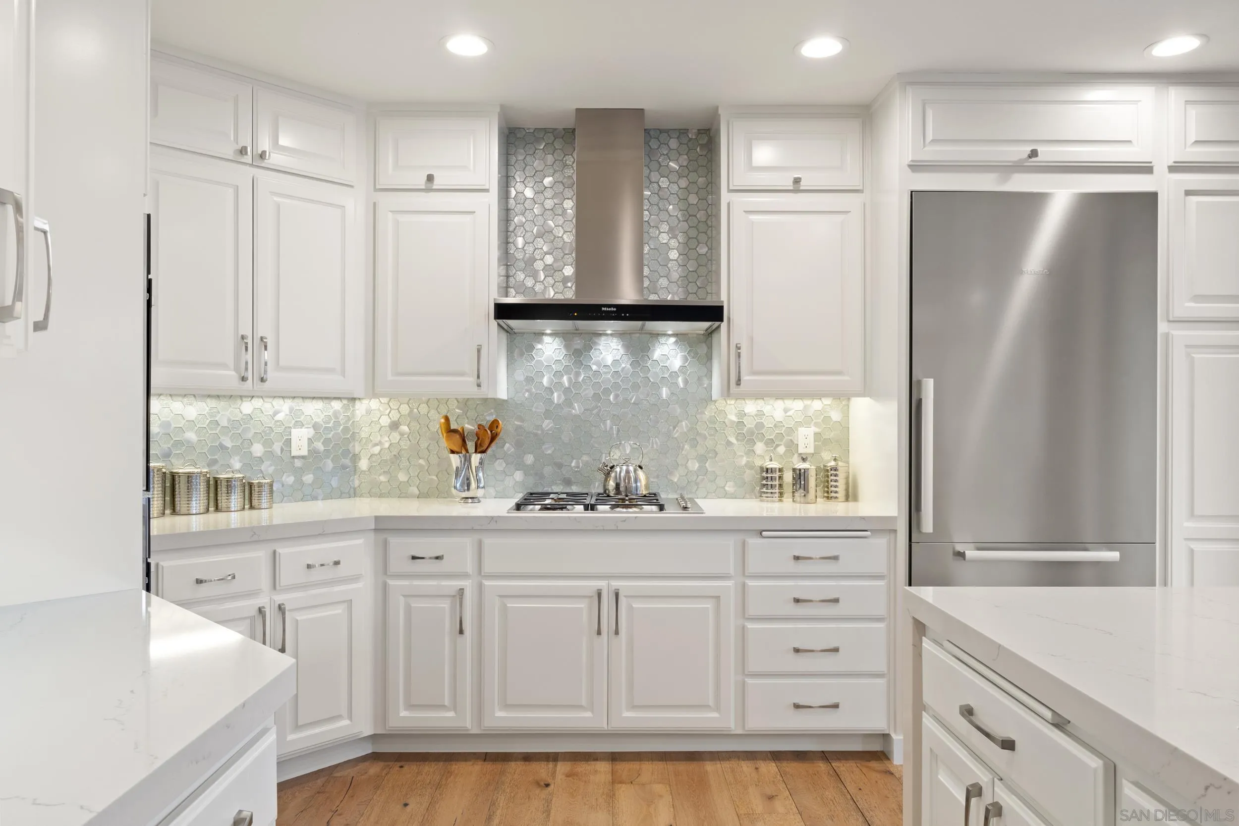https://cdn.realtyfeed.com/cdn/127/250045382/32f00e4c0cf194108a7505cf7b6adf7f.webp