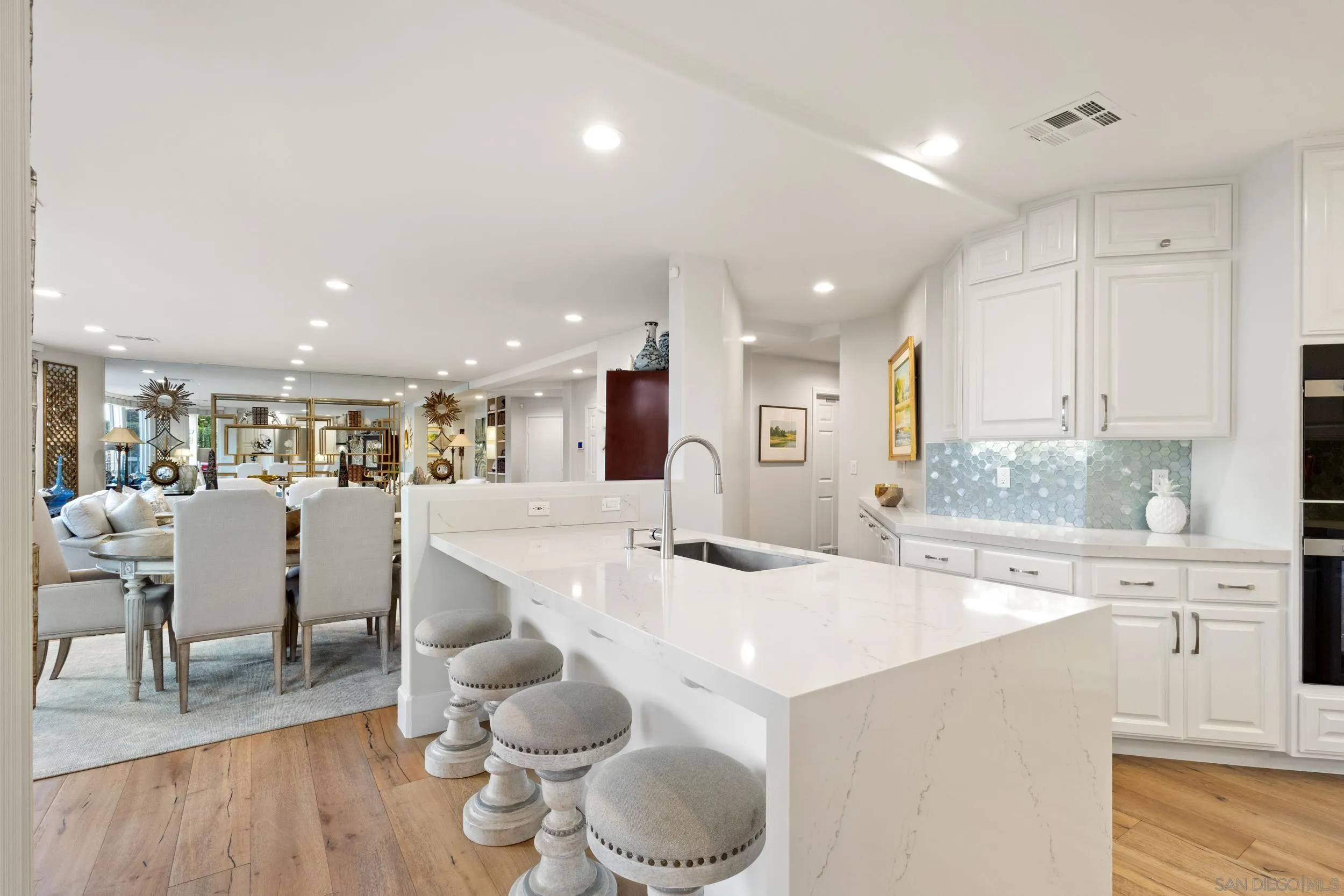 https://cdn.realtyfeed.com/cdn/127/250045382/4533e23fea994968d81c96486525ba12.webp