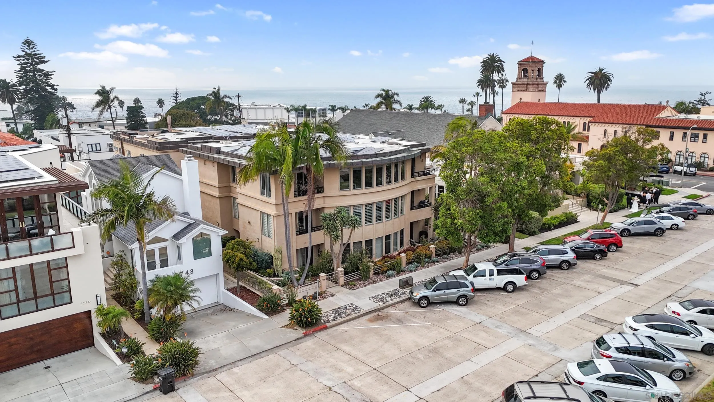 https://cdn.realtyfeed.com/cdn/127/250045382/81cacb3d4f081cf09502fe48f0c98891.webp