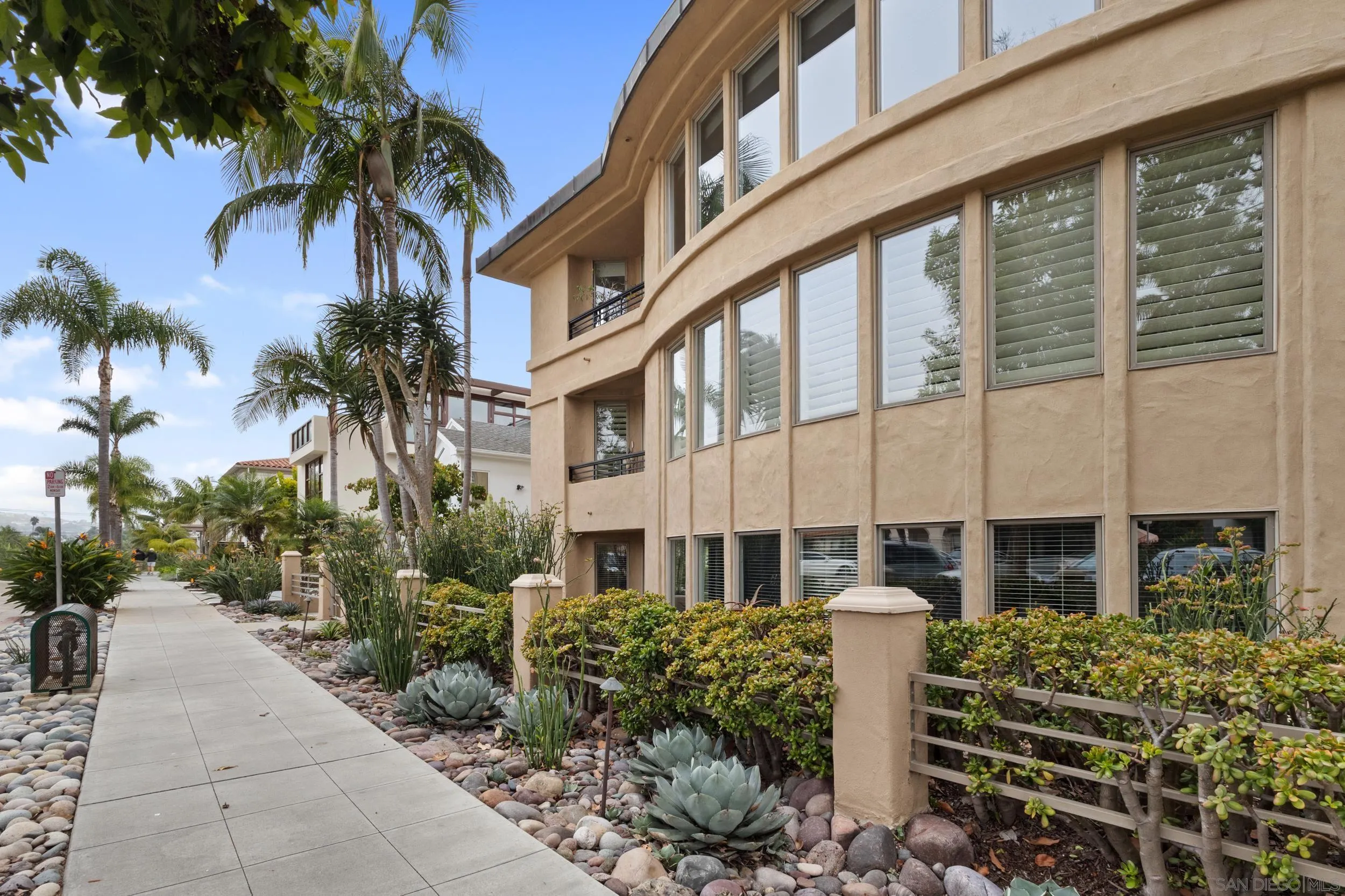 https://cdn.realtyfeed.com/cdn/127/250045382/ba360955bdc49294d07ec1bac254565b.webp