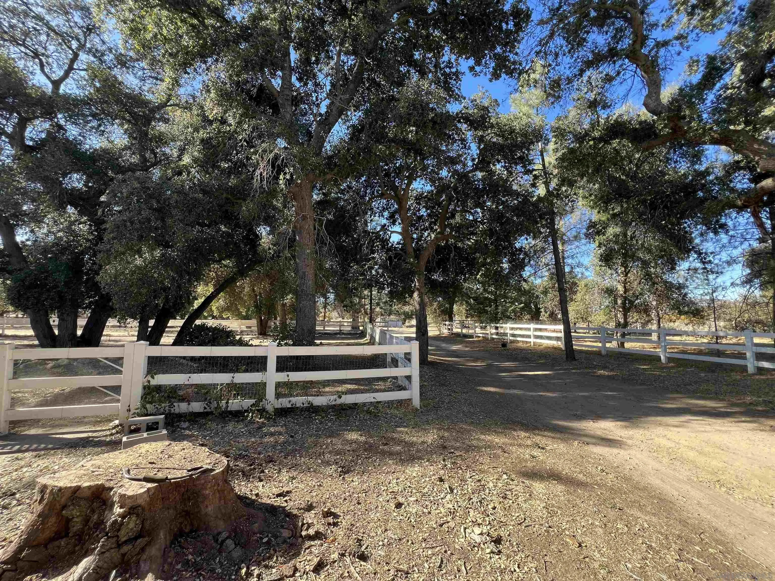 https://cdn.realtyfeed.com/cdn/127/250045393/22c1b367a2856e0bd798f978796d9ac1.webp