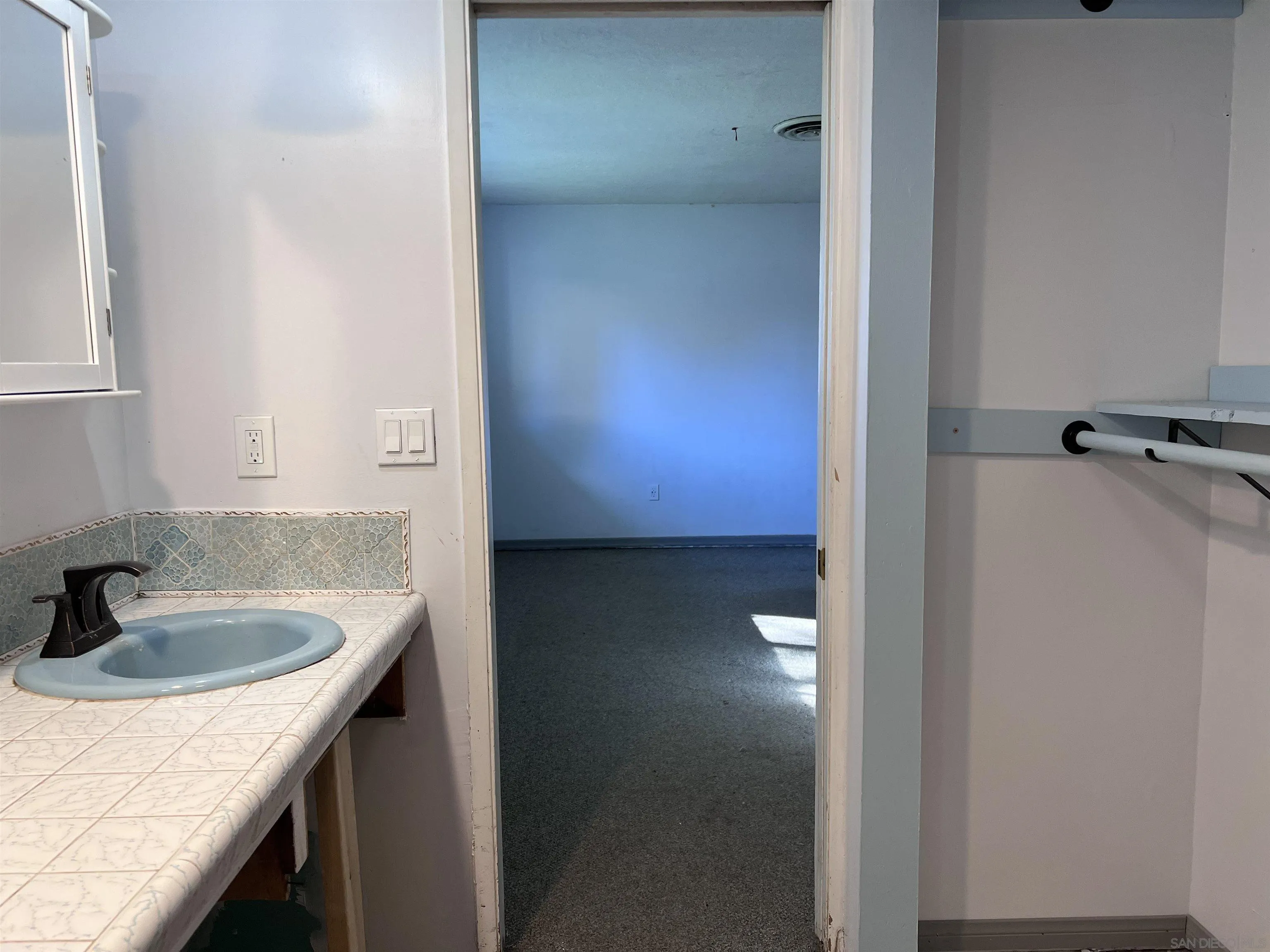 https://cdn.realtyfeed.com/cdn/127/250045393/51420303f47f211b0570d070942eaaf1.webp