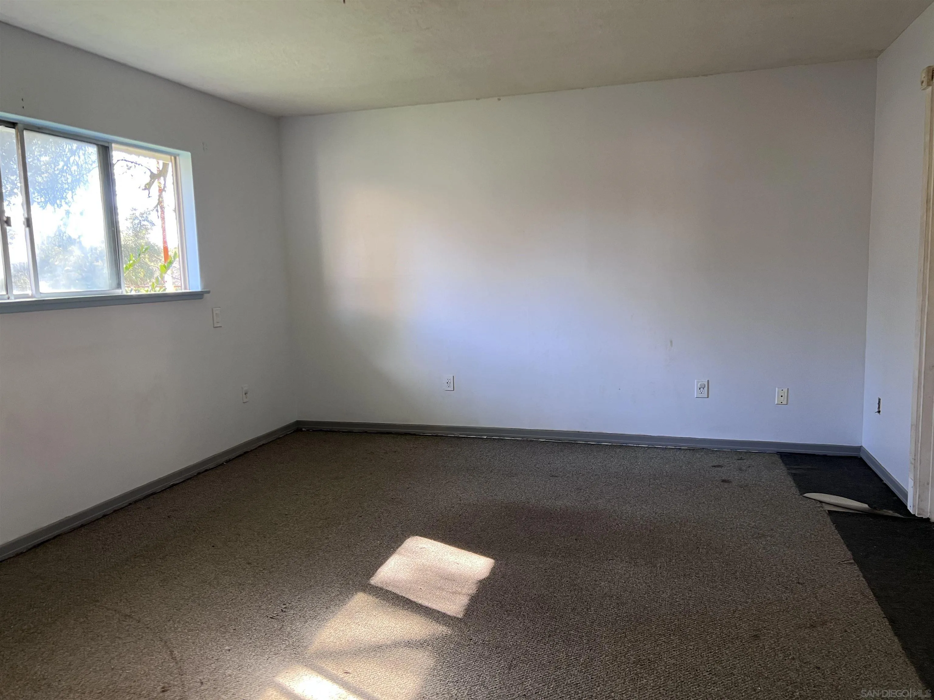 https://cdn.realtyfeed.com/cdn/127/250045393/ad58680f26e6d42787c1c719ce790385.webp