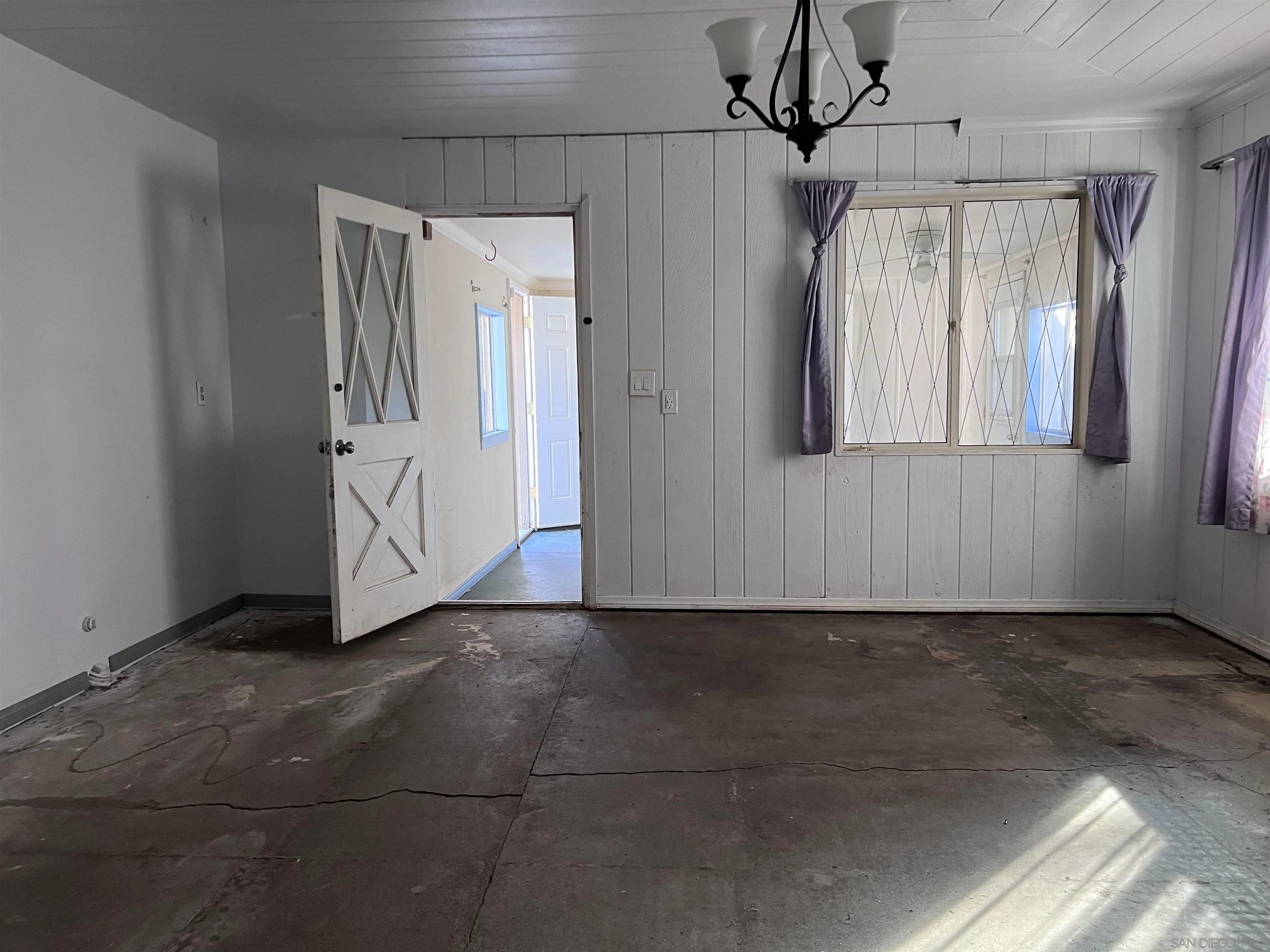 https://cdn.realtyfeed.com/cdn/127/250045393/c832a9e0239943fc129330c27180fce7.webp