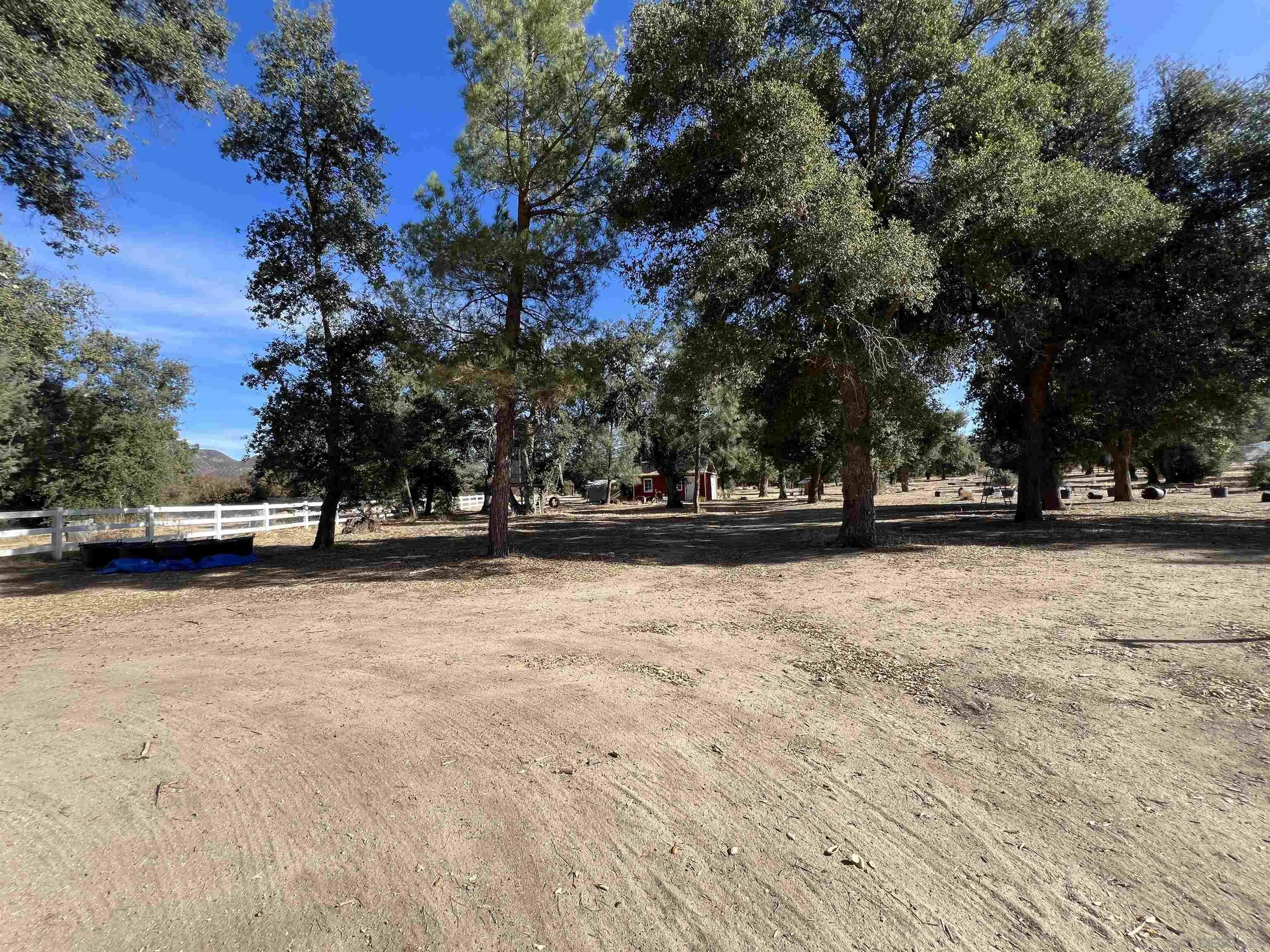 https://cdn.realtyfeed.com/cdn/127/250045393/ce8967df9609f601067fff79c2402ad5.webp